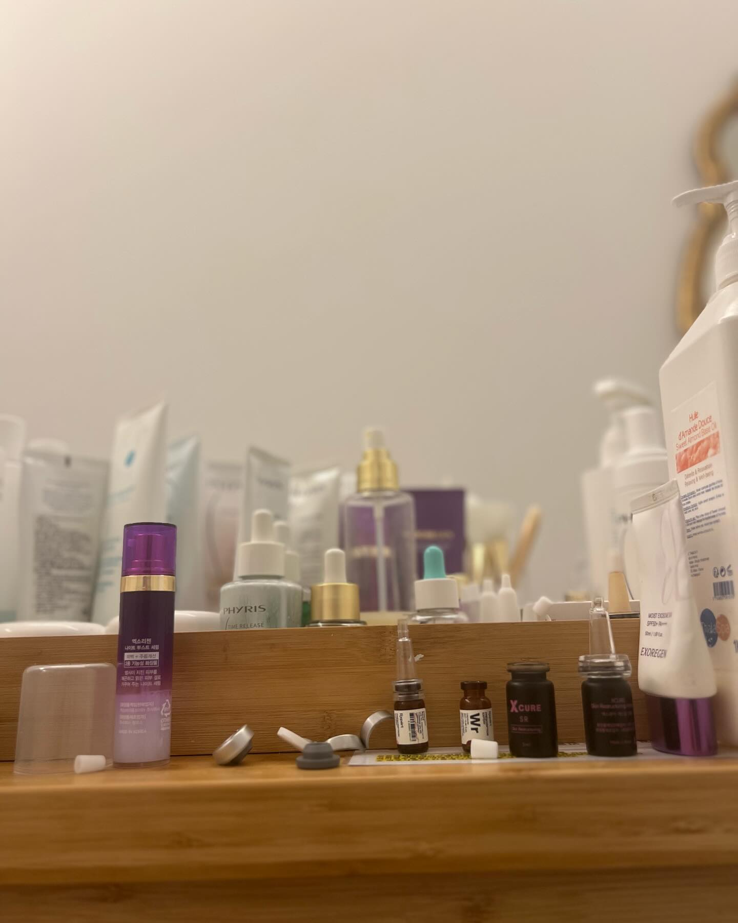앰플 하나면 될줄 알았는데 부족해서 두통 까셨다는 원장님
.
주1회 #아름다운차이 나만의 힐링 타임 ^^
등관리 받고 뱃살관리 하면서 피부관리까지 
.
내가 이뻐지면 그건 진짜 모두 
beautiful_difference_  원장님 탓!!
.
예뻐져서 우리 원장님 돈쭐 내고싶다 
어제 피오나공주 레깅스 입고 비포 사진 찍었는데
뱃살 비포 에푸터 공개 할때 업로드 하께요
.
다정은 체력에서 나오고
여유는 재력에서 나오고
.
재력키워 여유롭고 싶다 평생 다니고 싶은 #울산에스테틱 
늘 감사해요 원장님 어제는 몰랐든데 ㅋㅋ 오늘 배땡김 
.
#내돈내산 #울산피부관리 #오빠고마워 #울산남구청뷰티샵 
#아름다운차이에스테틱 #피부물광 #tnt #뱃살타파