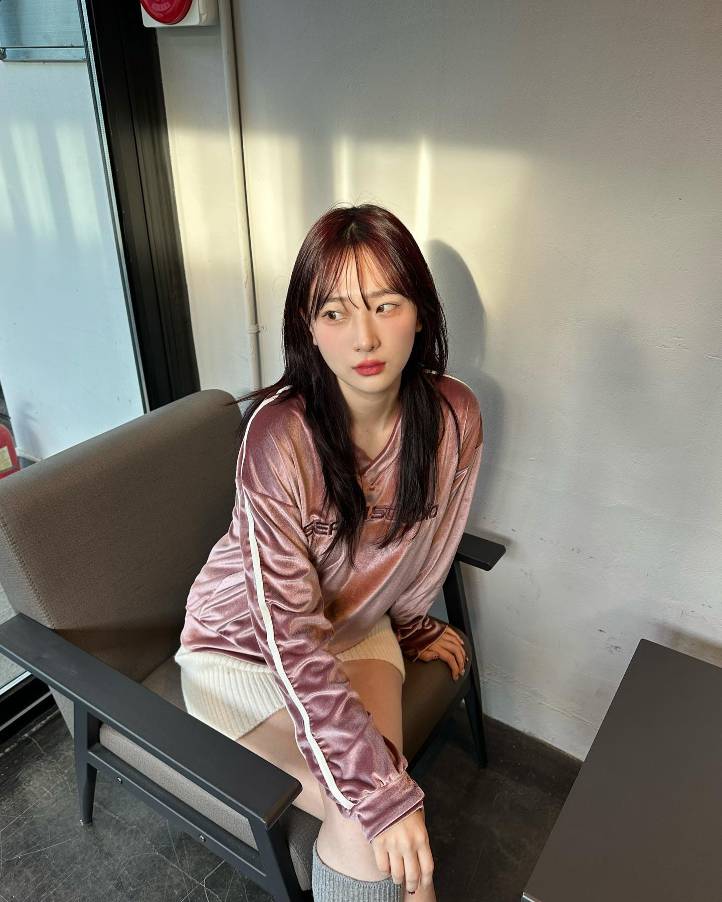 #협찬 

무엇을 메인으로 할지 고민 백만번🎀
요즘 핑꾸 많이 입네 !??👧🏼
저 내일 일본 가는데 올릴 사진들 다 업로드하면 
일본 갬성 사진들 백만장 올리겠습니다 😌🎶

search410_official

#벨벳 #맨투맨 #써치410
#SEARCH410 #벨로아