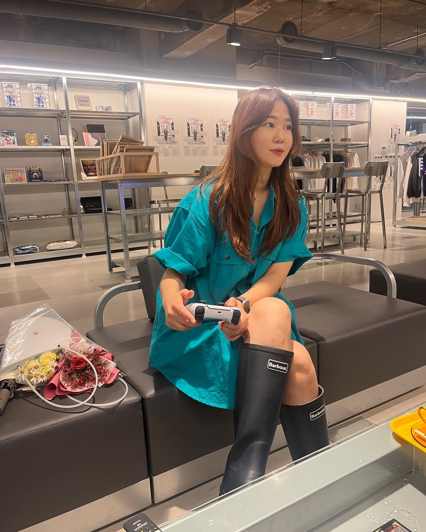 .
철권 개고수
(뒤에는 맥락없는 마음에 들었던 그림과 사진들 모음집)
(마지막은 제 그림이에요)
오랜만에 협찬 없이 즐거운 데일리룩 적금샷😁
다 태깅하고 싶은데 적금샷이라 이름을 까먹었어요...🥲
혹시라도 아시는 분은 댓글남겨주세요,,,,,🥹

😘상품정보😘
상의 | carharttwip_kr 
신발 | barboursouthkorea
가방 | sculpstore_official