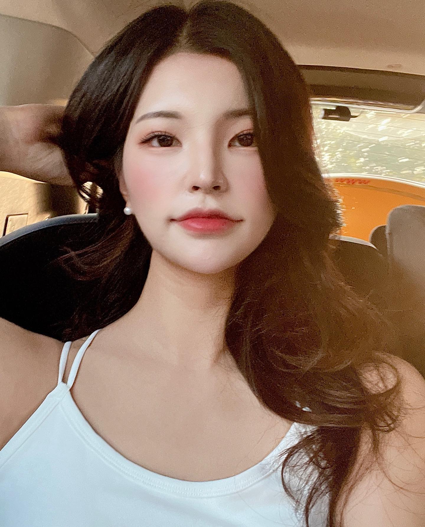 ☁️
.
.
9월엔 더할나위 없이 행복하기 
흘러간 시간에 연연해 하지 않고 , 예쁜 바람만 불어오기 
내 곁에 머무는 사람 소중하고 귀하게 사랑하기 
시간이 지날수록 나 라는 도화지에 
예쁜 물감으로 물들수 있는 사람만나기 
나 또한 향기 나는 사람 되기
#이것이나에게8월이가르쳐주고떠난것