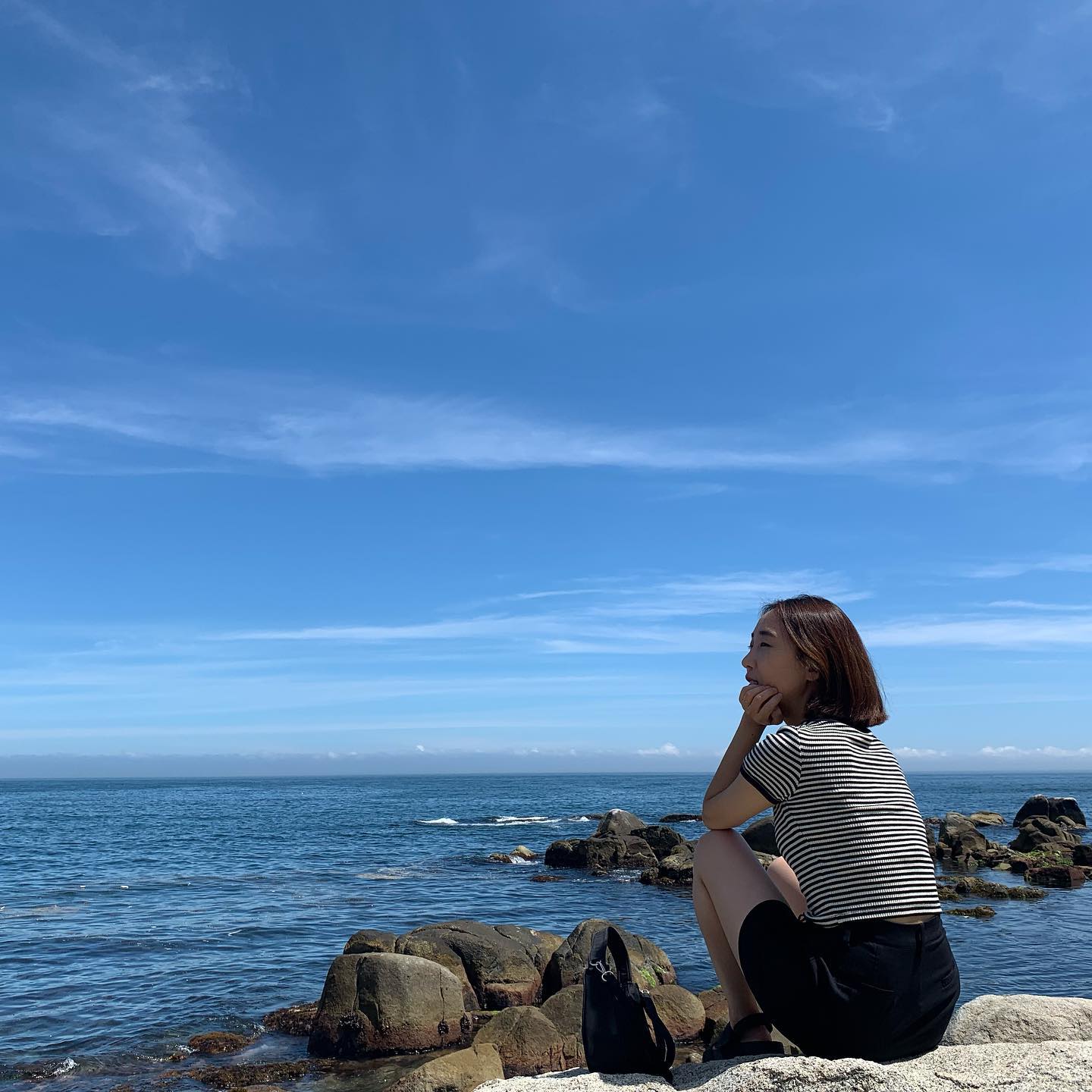 츠직이는 곳을 다녀왔다
그래서 정수리가 65도를 찍었다
탈모 생길 뻔
그리고 미래지향적 인생샷을 찍었다
#그릿비서생점 #웨이브온커피 #오션뷰카페