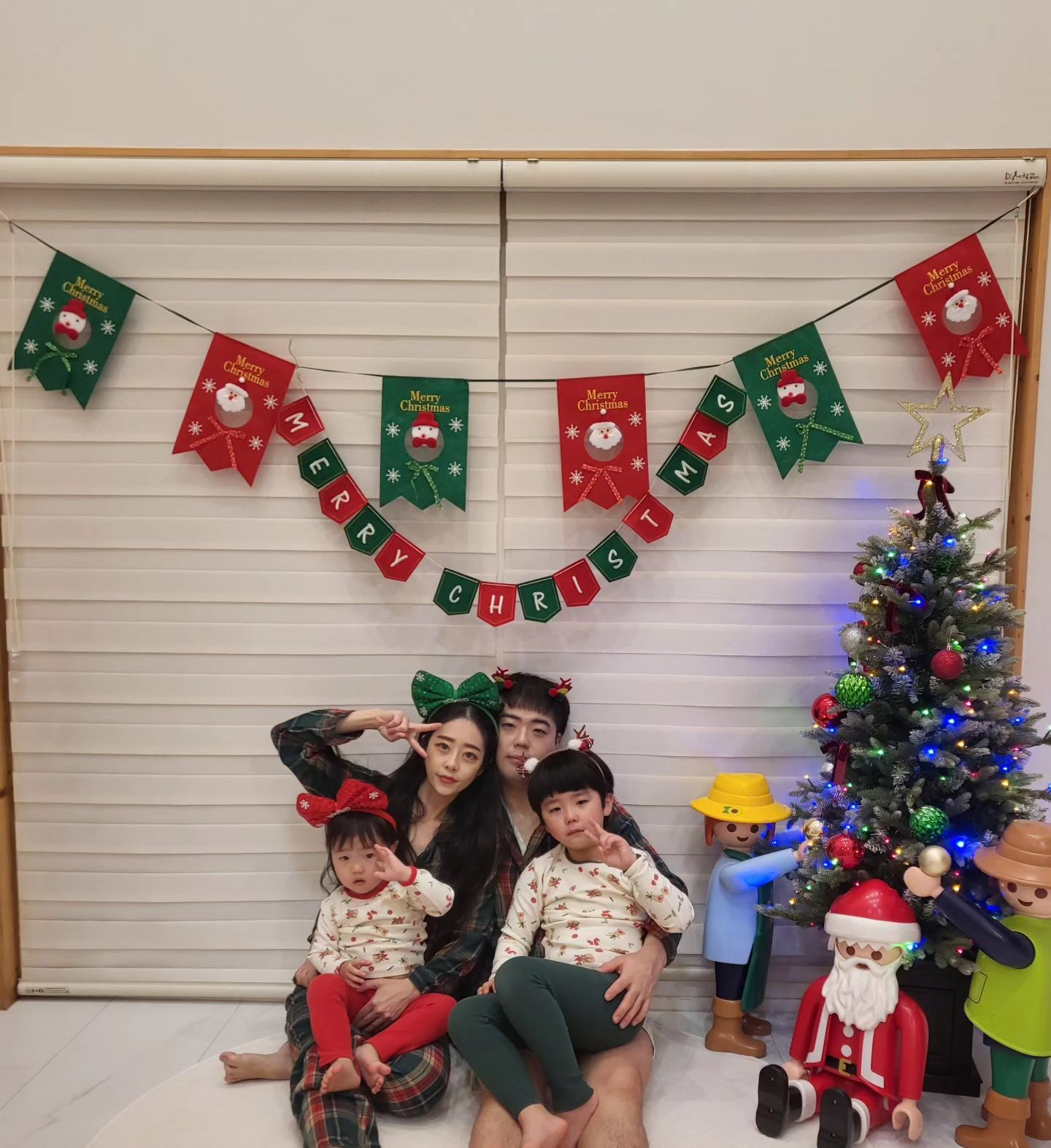 연말여행2
오늘도 울다 웃다 난리부르스❣️
지금까지 놀다 이제 육퇴 하고 사진정리하면서 간식먹는즁
행복하닷 행복햇❣️