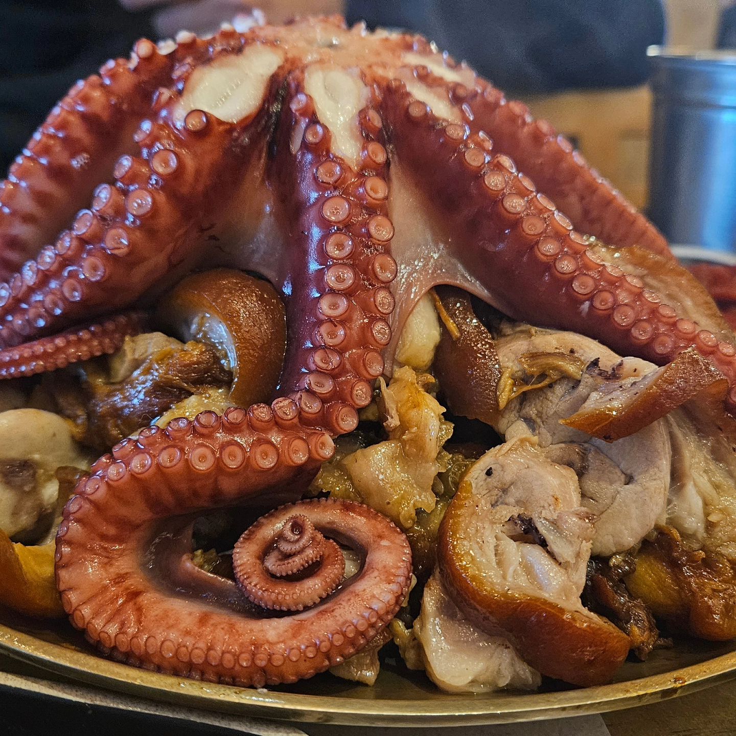 -
우리집 단골집인 야들야들보약족발 🐽
오늘을 배달말고 방문해서 먹어보기♡
문어와 족발의 조합이 존맛😋
.
.
#수원금곡동맛집 #수원금곡동족발 #호매실족발
#야들야들보약족발 #야들야들보약족발호매실점
#애견동반만들어주세요 #수원맛집