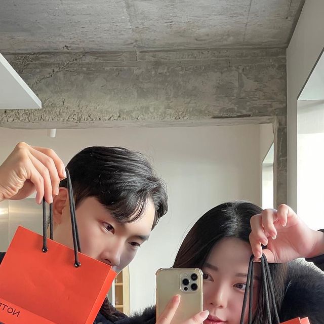 ♡ on Instagram: "#광고 📍닷노트 성수점 60가지 향료중 마음에 드는 향을 골라 나만의 향수를 만들 수 있다:) 조향사 없이 테블릿 영상을 보고 만드는 거라 더욱 편안하게 만들 수 있었다! 원이