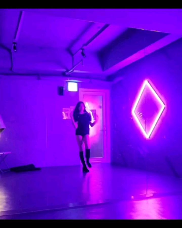 📞📞
.
.
.
.
.
🧠 _nabibabe 
🎶 tiny.pretty.j - Is this bad b****** number? (Ft. youngji_02 nakedbibi )

#nabichoreography #choreo #heels #heelchoreography