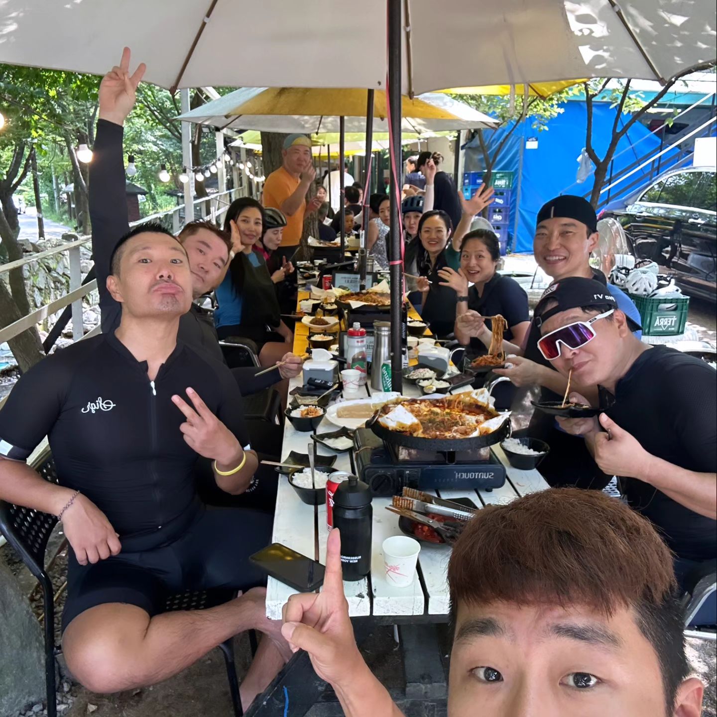 자덕모의 묘적사 라이딩

마지막 물놀이라고 생각하고 시작한 라이딩은 역시나 더워서 힘듬!
많은 이슈로 라이딩 진행이 빠르지 않았지만
먹고 놀고 즐길수있는 시간이 좋아서 만족~
한여름 계곡라이딩 필수 코스

🚲📷🙏
jaduckmoui
kim.bigjoo
📷siwon_rider
📷lets_nayeon
jyi0919
📷sikchoong
yorrr_ming
📷ja_su_dal
📷hyunwook.hwang
📷rronroniee_or_
mjoon2123
kim_myoungsik