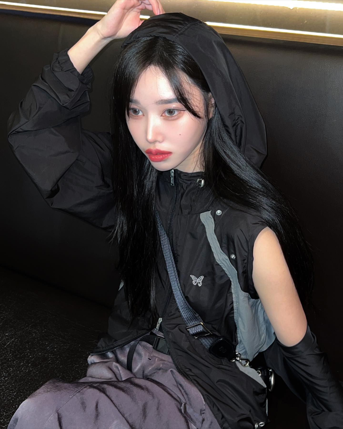 🦋
nastyfancy_official
투웨이로 활용하기 너무 좋은,,🖤
.
.
.
#NASTYFANCYCLUB #네스티팬시클럽 #nastyfancy_cluber #Y2K브랜드