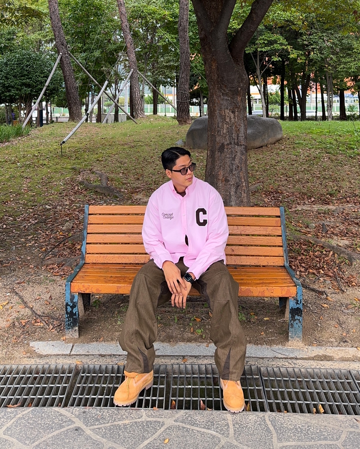 🌷

난 핑크가 그렇게 좋드라😁

•shirt - _conceptcollege _official_ 
•pants - idws_official 
•shoes - timberland 

#컨셉트컬리지 #conceptcollege