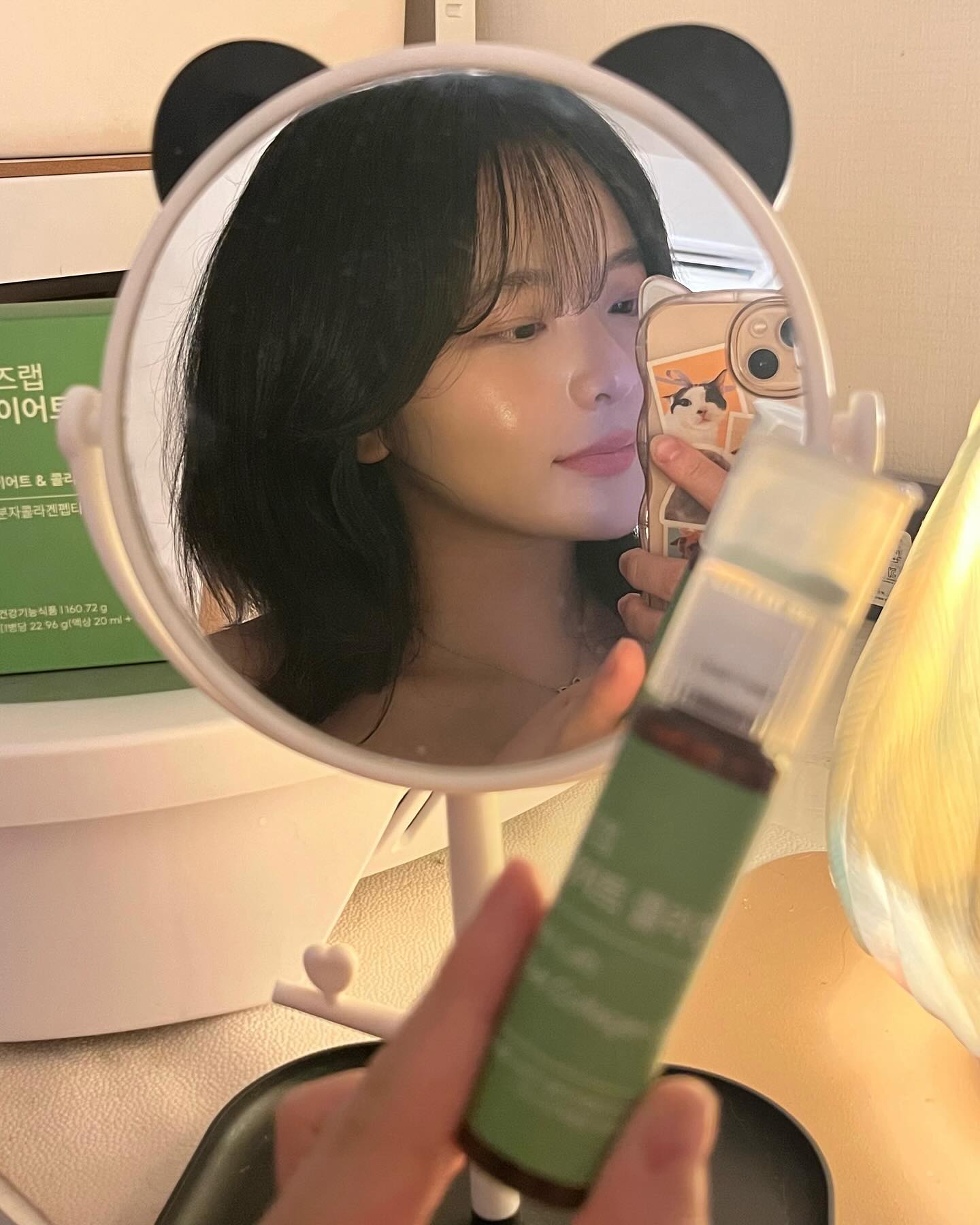 #협찬 다이어트로 인해 피부 푸석해진 사람들 주목!
리즈랩 다이어트 콜라겐 샷으로 둘 다 챙길 수 있다니
심지어 맛도 🍏+🍋라 상큼하고 완전 럭키비키잖아 ? 👀🍀

덥고 습한 실외와 춥고 건조한 실내를 번갈아가며 지내다 보니
늘어날 모공과 부족한 수분 보충에 걱정이 많았는데
딱 맞게 리즈랩에서 #제품제공 을 받았어요 💃🏻🕺🏻
휴대용으로 들고 다니기 편해서 출근 전 산책 전에 쏙 챙기기 좋고
목넘김이 편한 정제 사이즈에 물 없이도 섭취 가능하답니다 ✨

제품에 대해 간단히 설명드리자면,

🌱멀티비타민 부분에서 한국 소비자 만족 지수 3년 연속 1위, 한국 소비자 평가 3년 연속 1위, 한국 브랜드 만족 지수 2년 연속 1위 한 믿을만한 브랜드에서 나온 신제품

🌱국내 최초로 복합제형 중 다이어트 기능성(체지방 감소)과 콜라겐 기능성(피부보습+자외선케어)을 한병에 함유

🌱다이어트는 풋사과추출물애플페논 원료로, 콜라겐은 저분자콜라겐펩타이드GT 원료로 인체적용시험을 통하여 기능성을 인정받은 개별인정형 원료

🌱멀티비타민 제품과 동일하게 내부 단상자 정면에 섭취한 날을 까먹지 않게 체크 가능한 센스있는 캘린더 디테일, 고급스러운 패키지로 선물하기 좋음
->오후 1시 이전 주문시 당일 출고! 당일 출고 시 90% 바로 다음날 도착
여러모로 참 완벽한 제품이지요 ~ ?

leedslab.official 과 함께 건강한 다이어트 성공하세요! 💚

#리즈랩 #리즈랩다이어트콜라겐샷 #다이어트콜라겐샷 #다이어트 #체지방감소 #콜라겐 #피부보습 #피부탄력 #UV케어 #저분자콜라겐추천 #풋사과추출물애플페논 #저분자콜라겐펩타이드GT