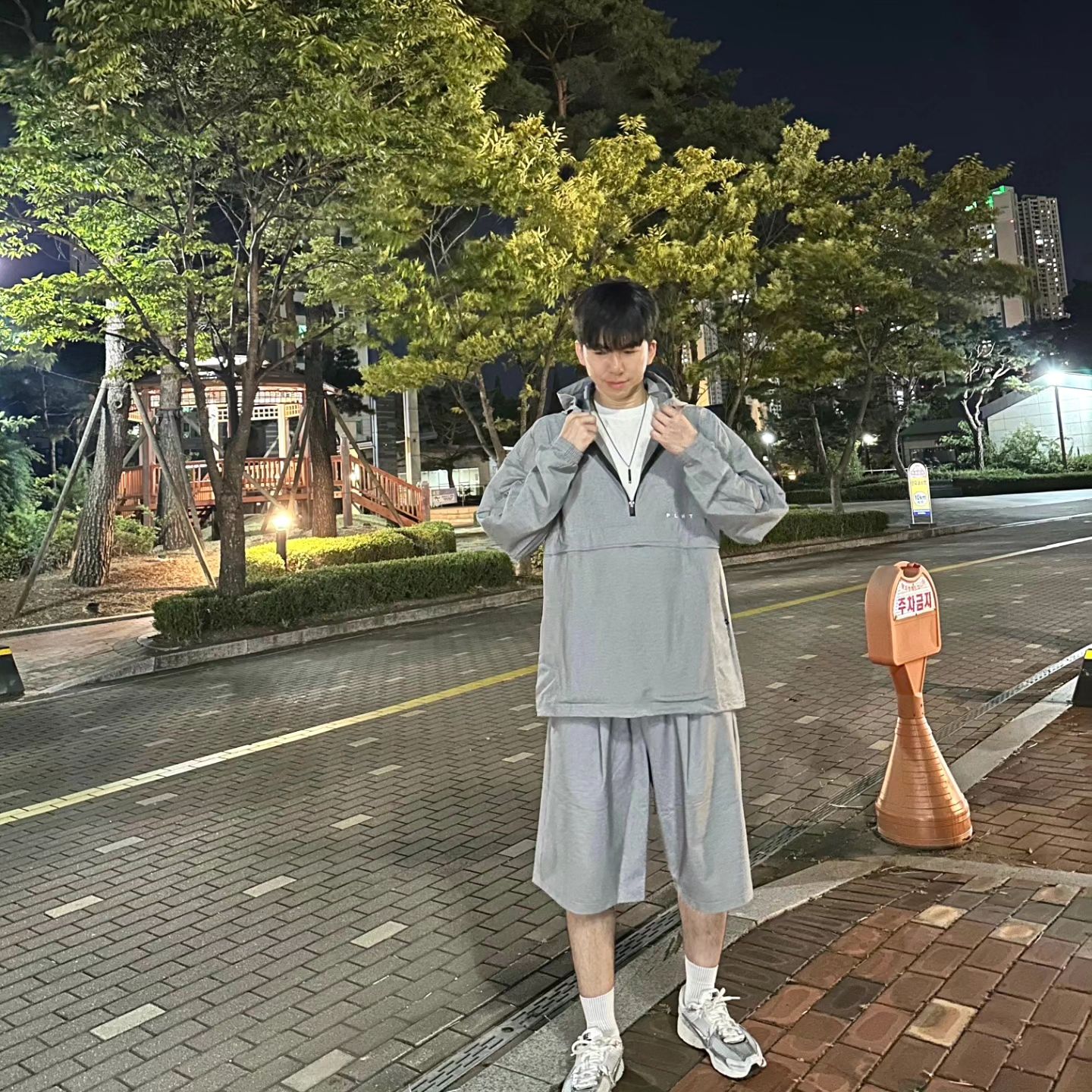 plaknit_official 아노락 셋업!
#모델 #운동 #런닝 #헬스

선선한하니 런닝하기 딱 좋은 날씨가 돌아왔어요!!

아침 저녁으로는 이제 덥지않아서 야외운동하기도 딱좋은데! 이제 나시는 추울때 #플래니트 아노락 셋업입고 다같이 나가서 운동해봐요!!ㅎㅎㅎ

여름이 길어지고 가을이 짧아지면서 금방 추워진다고하니 다들 선선한 날씨 충분히 즐기시고 환절기 감기조심하세요~^^

#운동하는직장인 #플래니트 #마라톤 #짐웨어 #운동복 #운동복추천 #헬스타그램 #운동하는남자 #health #운동하는직장인 #일상 #모델 #바프