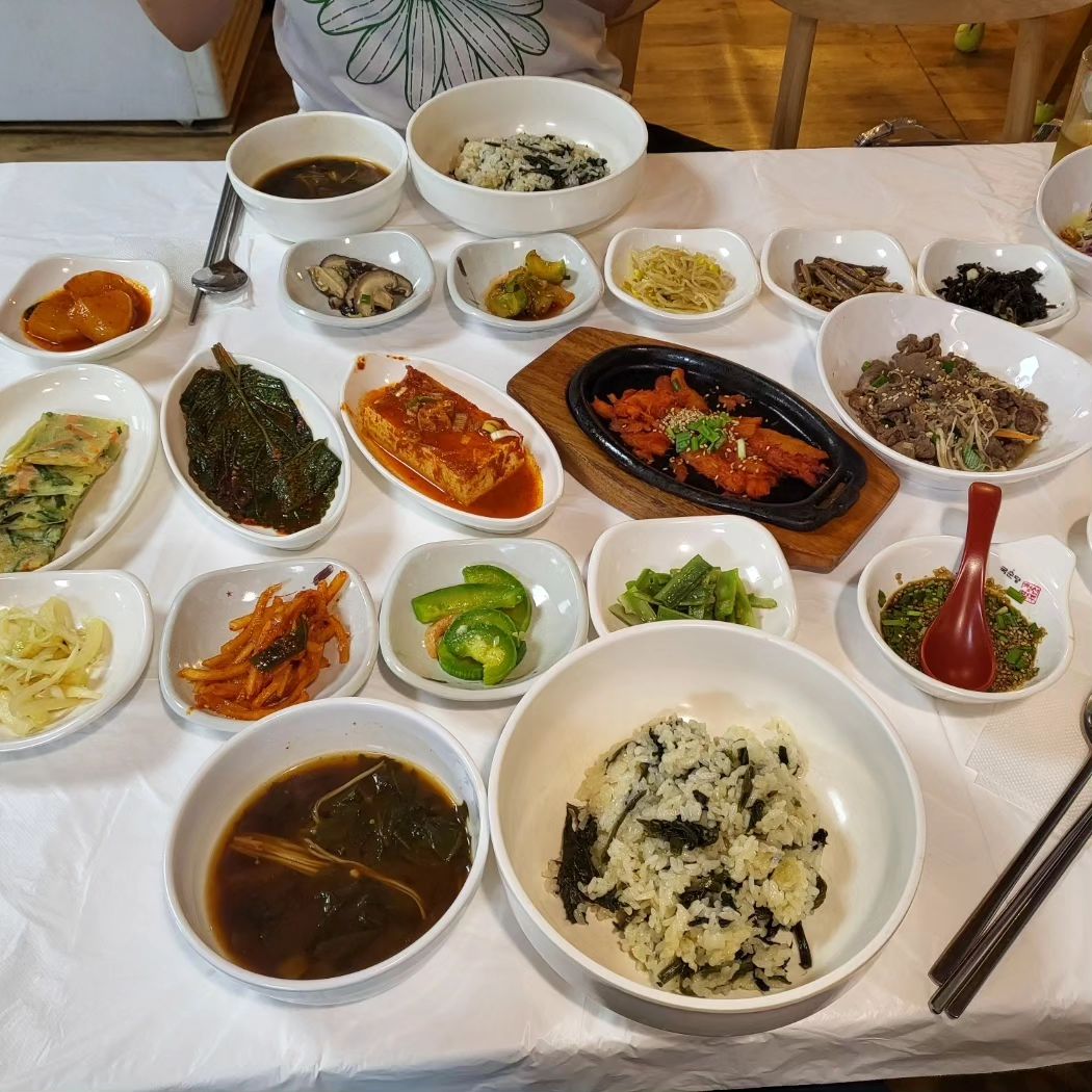 너무 맛있었던 강원도#맛집 #옥산장 🥰
음식도 정갈하고 직원분들도 친절한데 맛도 최고👍
또 가야지😝

#강원도 #여행 #밥 #맛있다