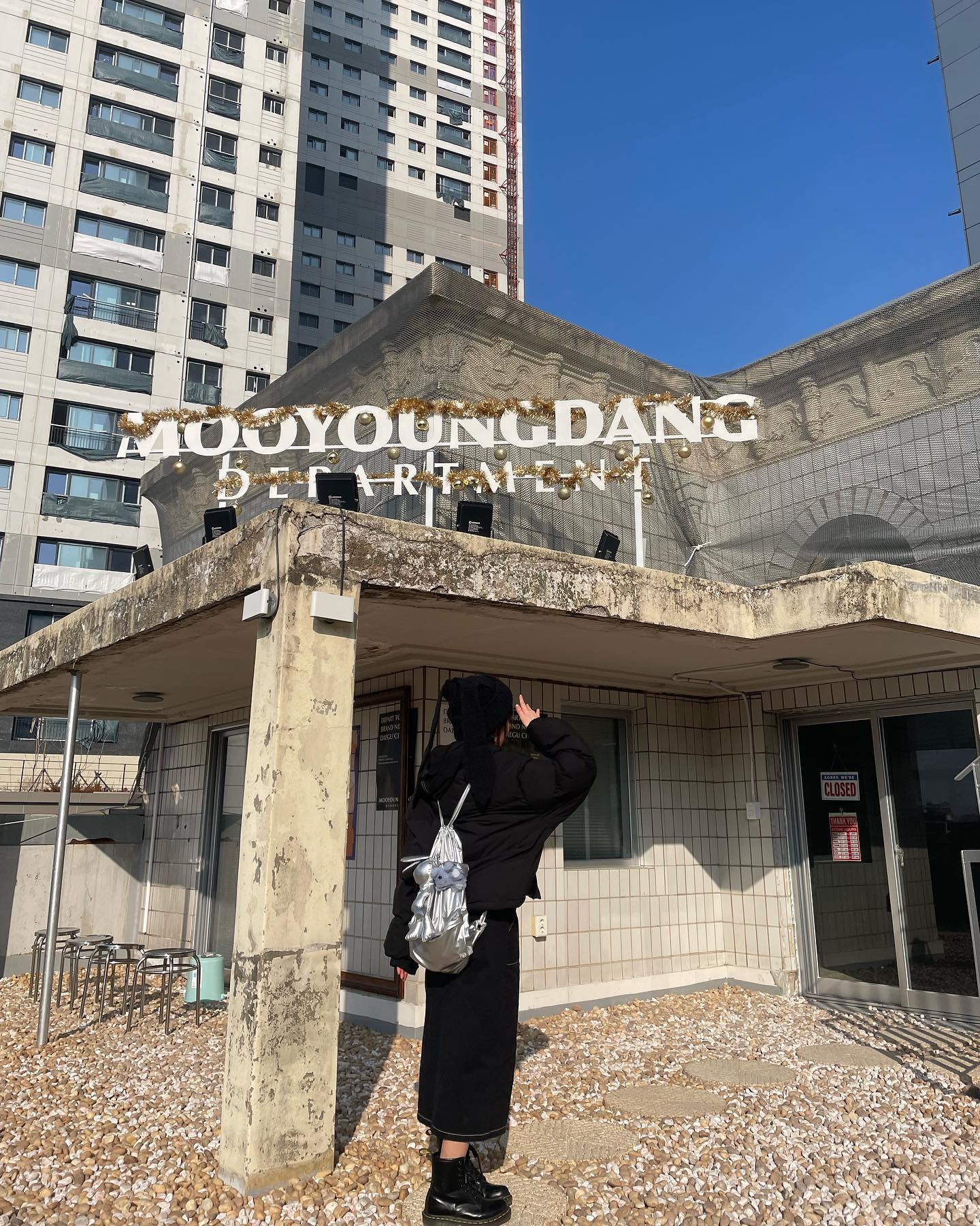 2023년 검은 토끼의 해 마무리, 토끼모자와 토끼가방 🐰
여기는, #무영당 mooyoungdang_department 

📍대구 중구 경상감영길 8, 서문로1가 58
🕖 11:00-22:00, 매주 월요일 휴무
#대구이색데이트 #대구이색카페