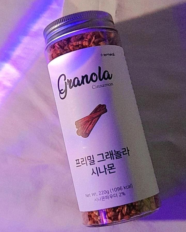 김혜임 on Instagram: “#협찬 식단을 하고 계시는 분들께 추천해 드리는 이 제품은 밀가루,설탕 무첨가 프리밀그래놀라 입니다!! 위 제품은 프리밀그래놀라 시나몬인데요. 1회 섭취 분량 : 20g