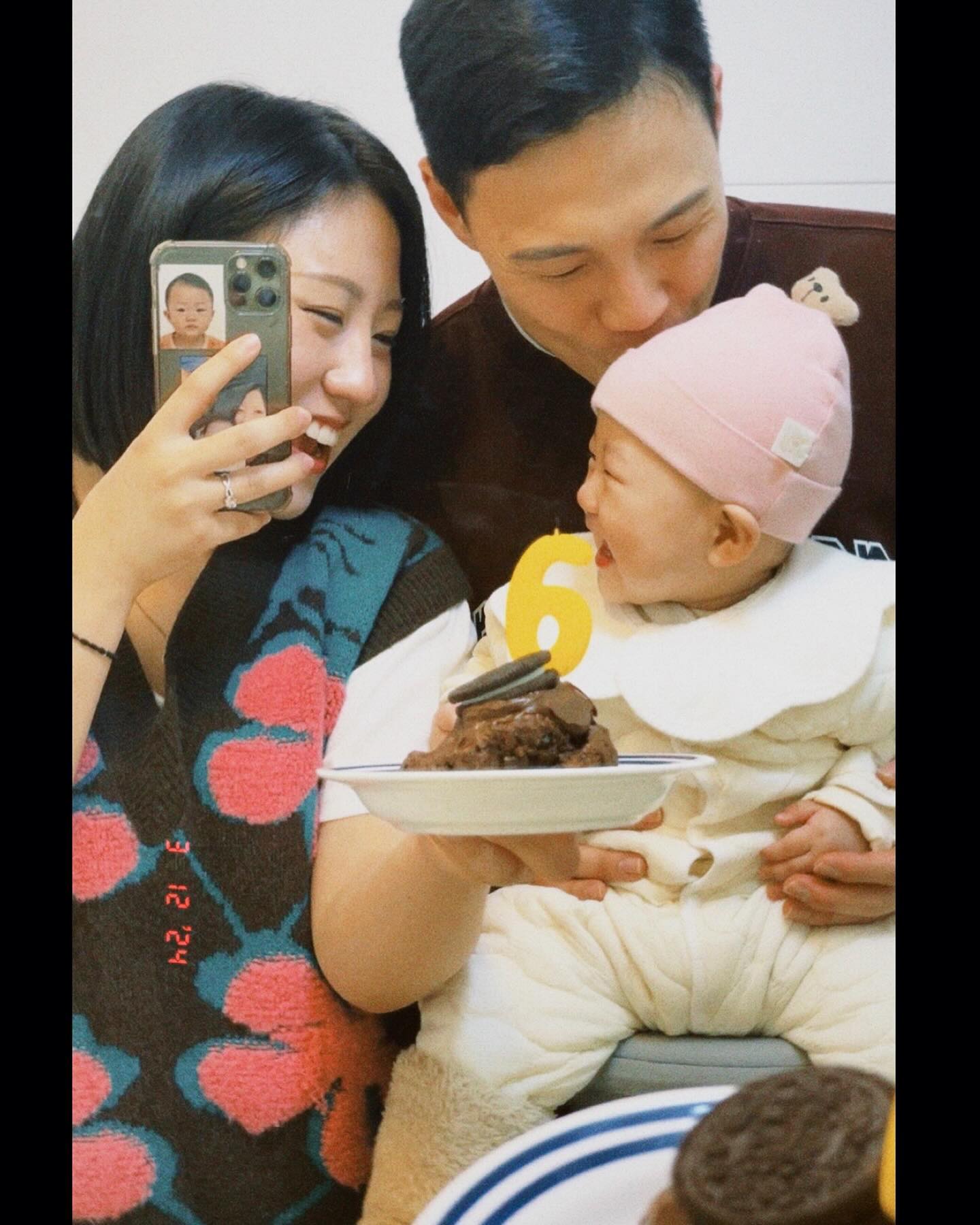 𝟔𝐦𝐨𝐧𝐭𝐡💕

(8개월에 올려보는 6개월사진:)
#𝐭𝐚𝐞𝐫𝐢_𝐟𝐢𝐥𝐦 #𝐭𝐚𝐞𝐫𝐢_𝐃𝐚𝐲 #6개월아기 #가족사진