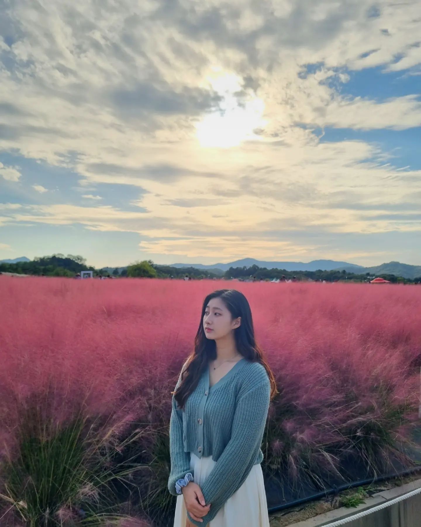 20종이 넘는 다양한 꽃들이 너무 예뻤던 양주 나리공원 천만송이 천일홍 축제💐🌷🌺🌻🌹🌼

한곳에서 다양한 꽃을 즐길 수 있어서 너무 좋았다🩷🤍

#20대 #기록 #휴일 #일상 #daily #국내여행 #여행 #10월 #축제 #가을축제 #서울근교 #양주 #양주시 #양주가볼만한곳 #양주명소 #양주나리공원 #양주나리농원 #양주시농업기술센터 #농촌자원과 #나리공원 #천만송이천일홍축제 #천일홍축제 #💐 #🌻 #🌷 #🌹 #🌼 #flowerstagram #flowers #lfl yangjuatc