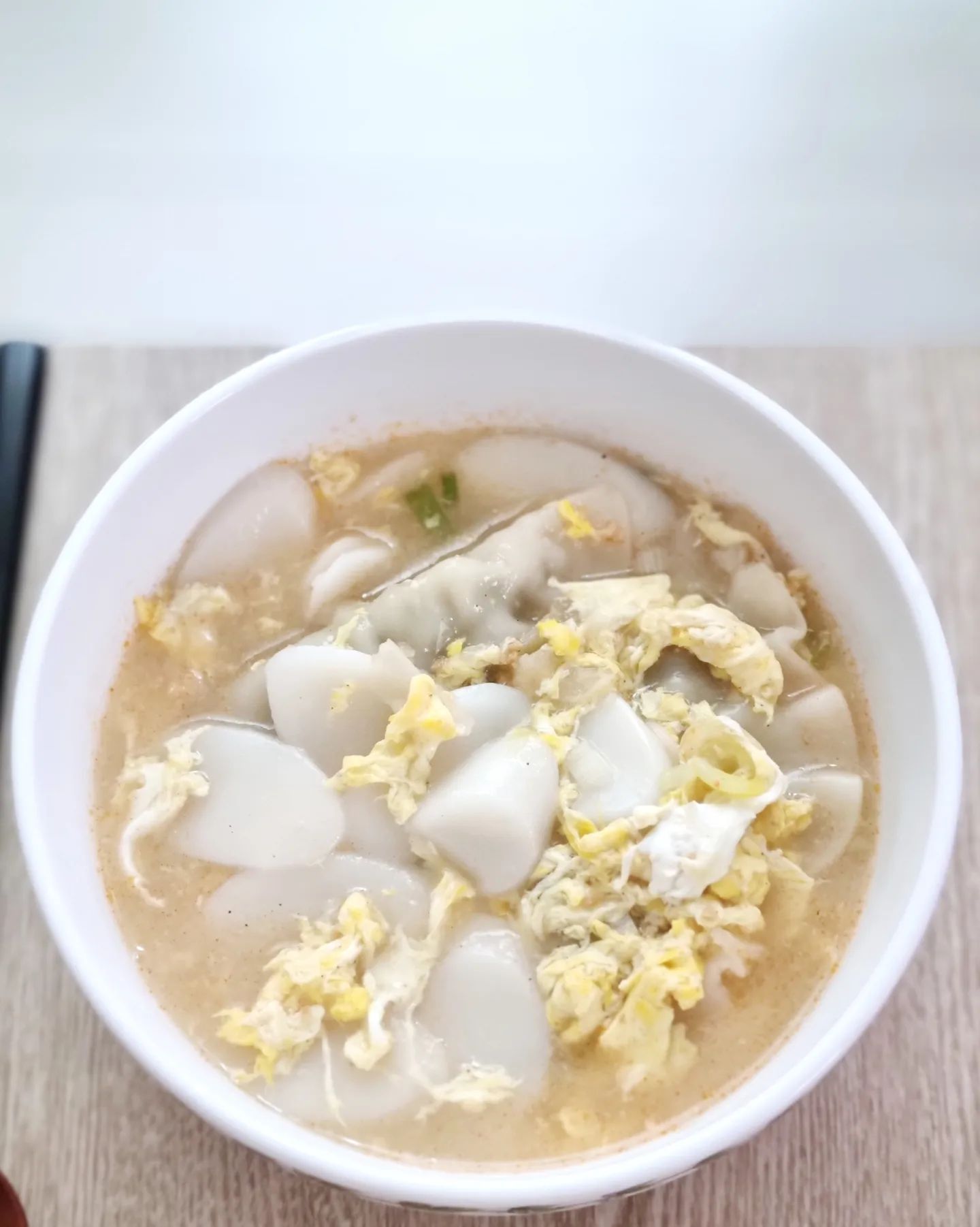 #챈이네
.
.
친구가 끓여준 떡만둣국이 먹고 싶은데
친구를 만날 시간이 없따요. 바빠요 바빠
.
.
#챈이네집밥 #집밥레시피 #쉬운레시피
#떡만두국 #사골떡만두국 #비비고교자만두
#혼밥메뉴 #메뉴고민 #집밥메뉴 #자취생혼밥
#koreafood #foodie #집밥 #선팔맞팔