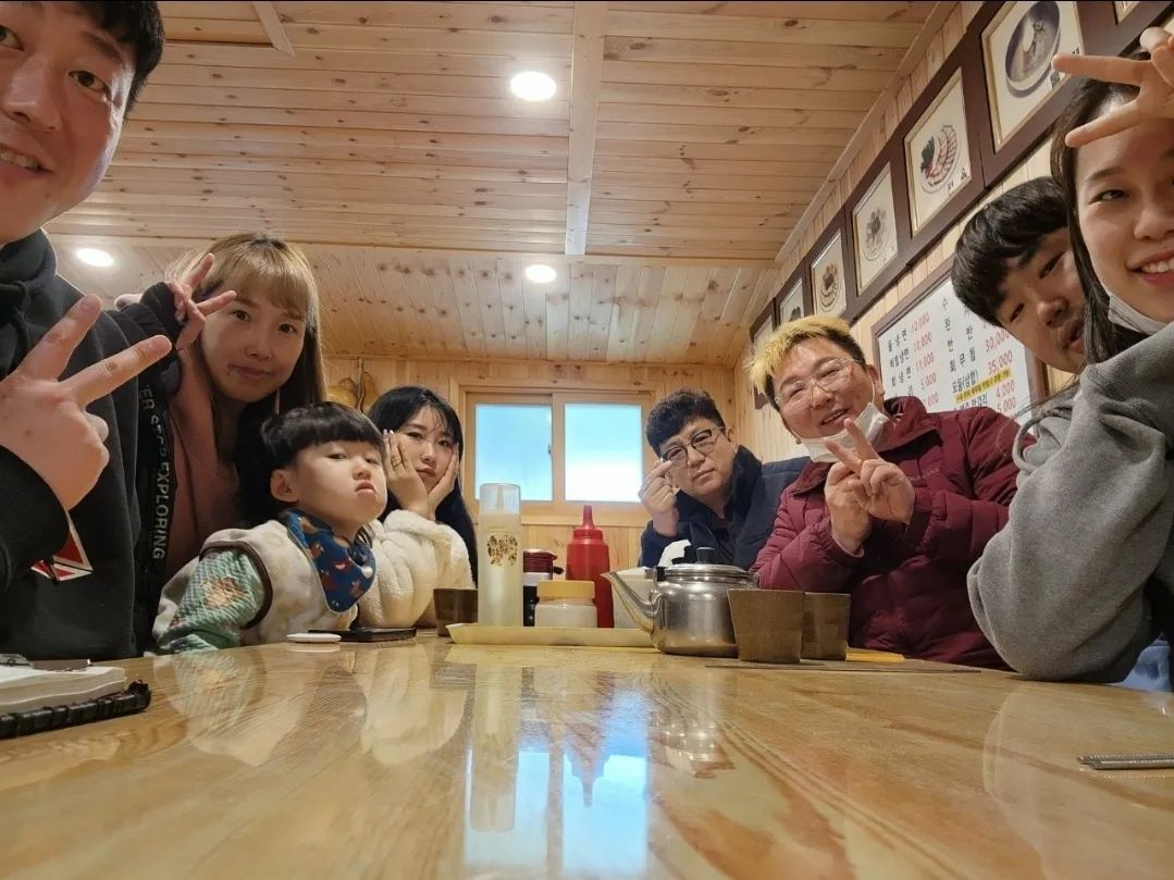 23.01.21-01.24 설벙3탄

사진이 너....무 많네요😅
설날캠이라고 진짜 먹고죽자 정도로 식폭행하시는 분덜...💕

#캠핑 #벙캠 #설캠 #설벙 #캠차 #식폭행 #캠핑요리 #캠핑음식 #어디까지먹어봤니 #3탄