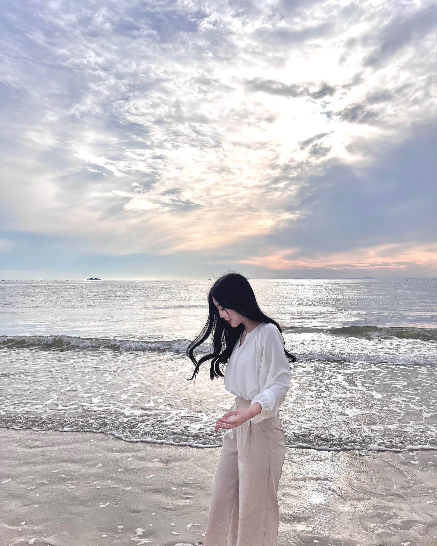 그 해 우리는..🕊
_
#바다 #낭만 
.
.
.
#전주 #대천 #대천해수욕장 #해운대 #강릉 #데일리코디 #오늘뭐입지 #ootd #바다여행 #팔로우 #followforfollowback #follow #맞팔 #선팔하면맞팔 #안양 #범계 #익산 #간호학과 #대학생 #대학생코디 #사진소통 #ad #빵빵이 #서울핫플 #데이트룩 #부업 #알바 #패션계정맞팔