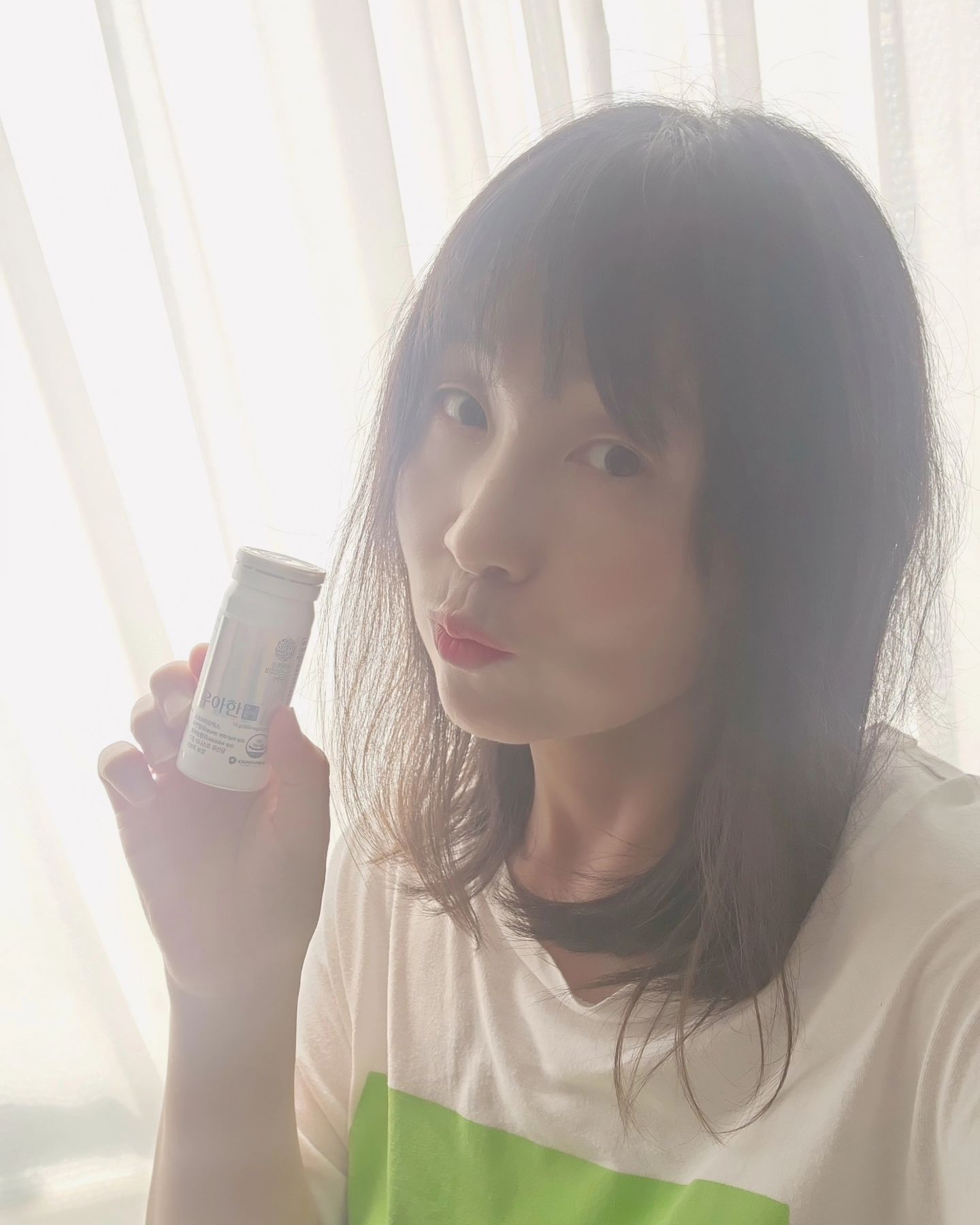 #협찬
저는 아침마다 챙겨먹는 것중에 하나가
바로 유산균인데요~
요즘 챙기고 있는 유산균
우아한 메가 바이오틱스에요!!
보장균수 100억을 보장하는 대화제약의
시그니처 핵심균주 인체유래비피더스균 BB536이
함유된 유산균이에요~
세계적인 유산균 전문기업 듀폰사의 다니스코 유산균,
미국 FDA GRAS 등재원료라구요!!
알크기도 작아서 목넘김도 좋고
한알만 챙겨먹으면 되니 넘 편해요😊
유산균은 매일매일 챙겨먹으니
금방 먹게 되는것 같아요🤗
이번에 추석 이벤트를 하더라고용
이벤트 기간 : 9월2일~9월 10일
하나사면 하나더 주는 원플러스 원 행사
완전 개이득❤️
곧 다가오는 추석 명절 선물로 딱이니까
부모님 선물로도 지인 선물로도 굿👍👍
이벤트 기간 놓치지 마시고 언능
득템하러 고고😊
dhhealth_official
#추석 #추석선물 #추석선물추천 #추석이벤트
#부모님선물 #건강기능식품선물 #유산균선물
#명절선물 #비피더스균 #유산균추천 #유산균