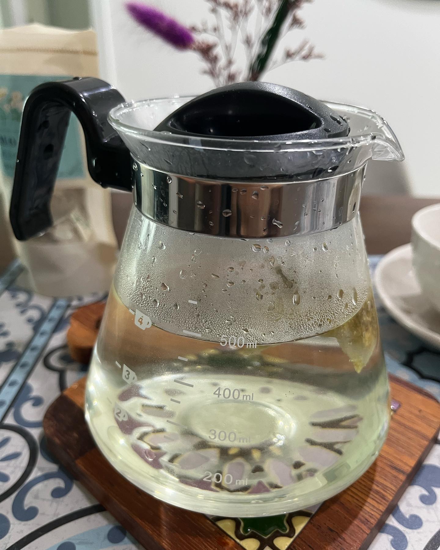 오늘은 커피말고 따뜻한 차한잔~
이제 겨울도 끝인거같아요

캐모마일 좋습니다

모두 좋은하루되세요

#캐모마일#차한잔#봄#소통#맞팔환영