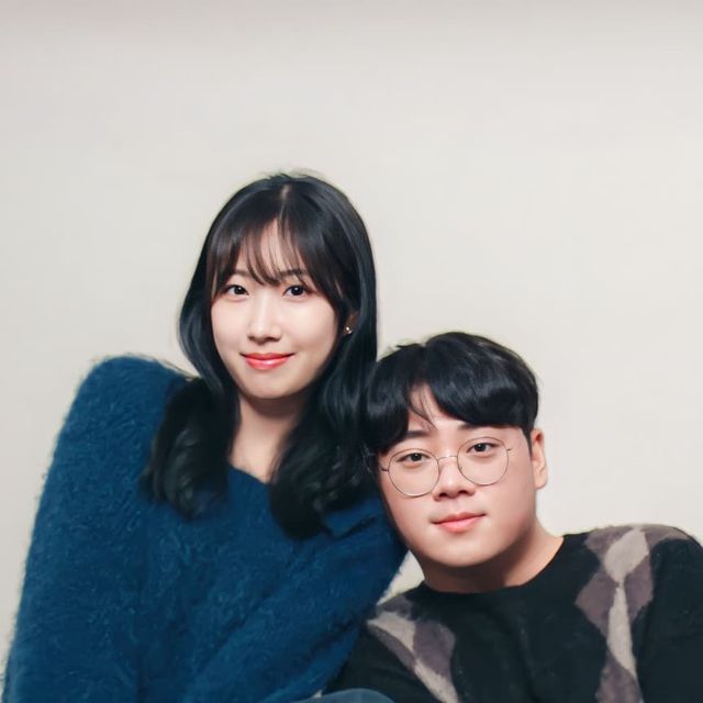 이예은 on Instagram: "셀프 스튜디오 @ourstudio_today 노원점에서 인생샷 건지기 성공❤️ 이렇게 예쁘고 저렴한데 원본, 인화사진까지 무료 제공이라니..🫶🏻✨️ 무인스튜디오지만 촬영가이드
