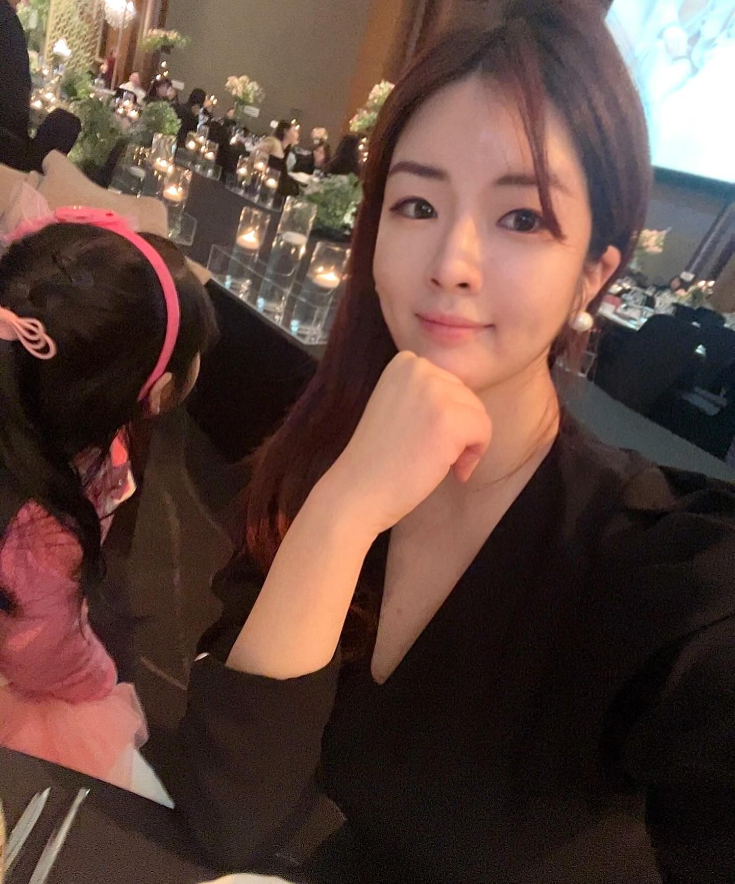1. 오랜만에 화장해서 어색함 내가 아닌 느낌
2. 밖에만 나가면 엄마라고 외치는 김규림이랑
3. 갓용신👍🏻👍🏻 징챠 미쵸따 전곡 다들어야지

이제 슬슬 세상밖으로 나가야지...🥹

#셀카 #신용재 #갓용재 
#생존신고 #조카스타그램