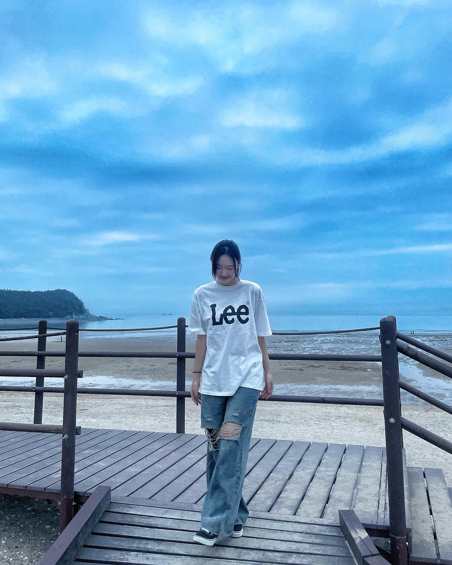 #협찬 #제품제공 
브랜드의 다양한 협찬이 가능한 레뷰 셀렉트에서 
LEE / 빅 트위치 로고 티셔츠를 제공받았습니다 🌟

레뷰셀렉트는 매주 다양한 협찬이 업데이트되며 
진행중인 캠페인 참여활동 외에도 
브랜드로부터 직접 캠페인 제안을 받을 수 있다는 점이 가장 차별화된 장점입니다!

#레뷰셀렉트 #revuselect #패션 #패션협찬 #여름코디 #반팔티 #반팔코디 #패션코디 #패션계정맞팔