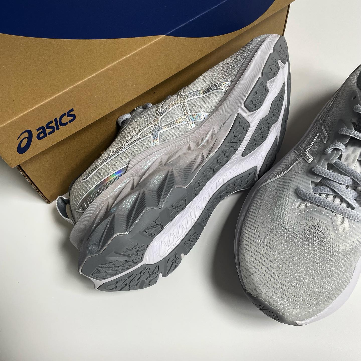 남편이 웅동 열심히하라구
내가고르고 결제만해준 두봉째 런닝화👟
#은갈치 #노바블라스트2 #노바블라스트2le

나의 체중감량을 잘부타캐🙏🏻