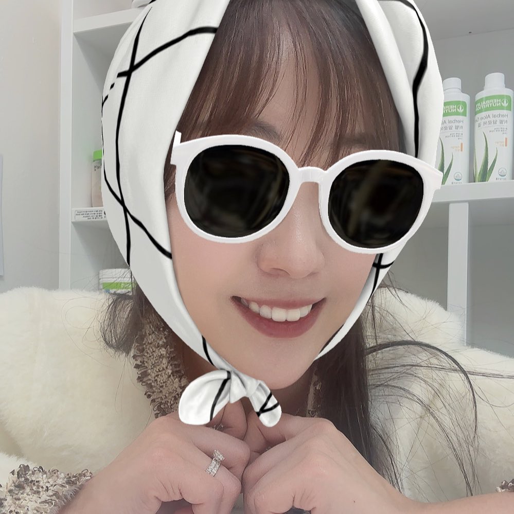 오늘_ 춥네요🥶🥶

모두 감기조심조심하세요~~~🩵

_
#감기 #감기조심하세요 
#감기조심 #불금 #금요팅 #주말 
#스카프 #스카프코디