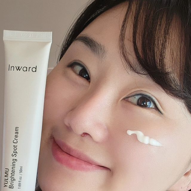 🌸꽃냥이 on Instagram: "#광고 건조한 계절, 피부 쩍쩍;; 각질어쩔;; 편평사마귀, 쥐젖 등 피부 요철은 어쩔;; 피부요철에 율무팩 좋다는 거 알지알지~ 귀찮아 패스했었지. 초간단 율무팩 스똬일