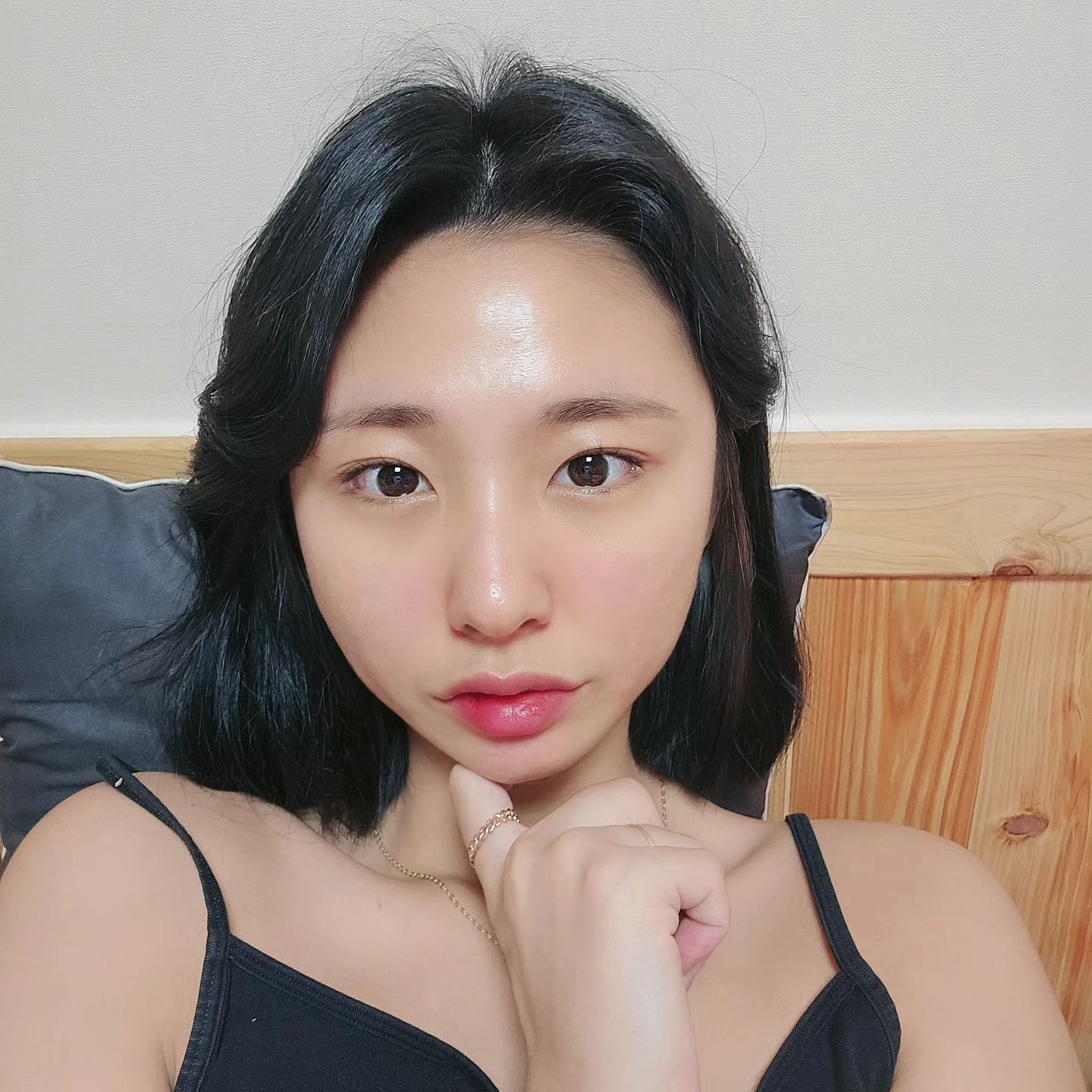 당분간 내 머리는 블랙이다. 머리로 장난치기 금지

#염색#블랙#블랙염색#검정머리#청주#좋아요#댓글#협찬#dm