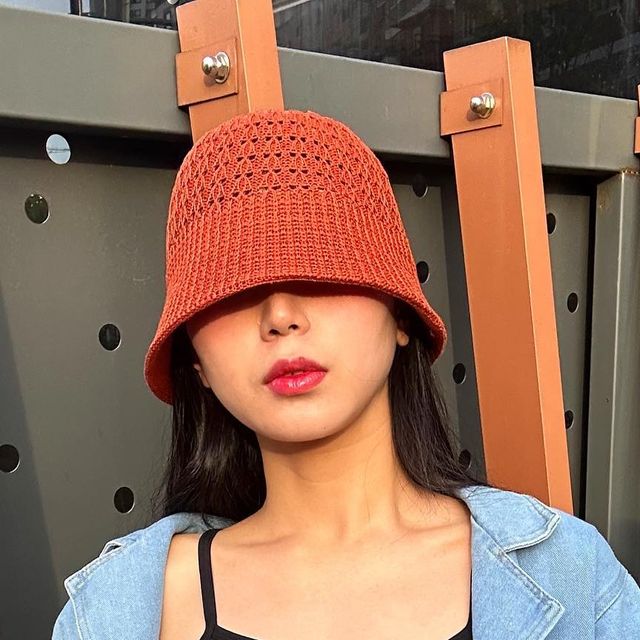 KEEPNEW : 킵뉴 on Instagram: "🧡 #광고 #marun5 #크롭나시 🧡 . 마른파이브 크롭나시티로 여름준비 끝!☀️ 브라와 나시가 하나로 되어있어서 입기 편하고 원단이 부드러워 가끔 입었는지 까먹을