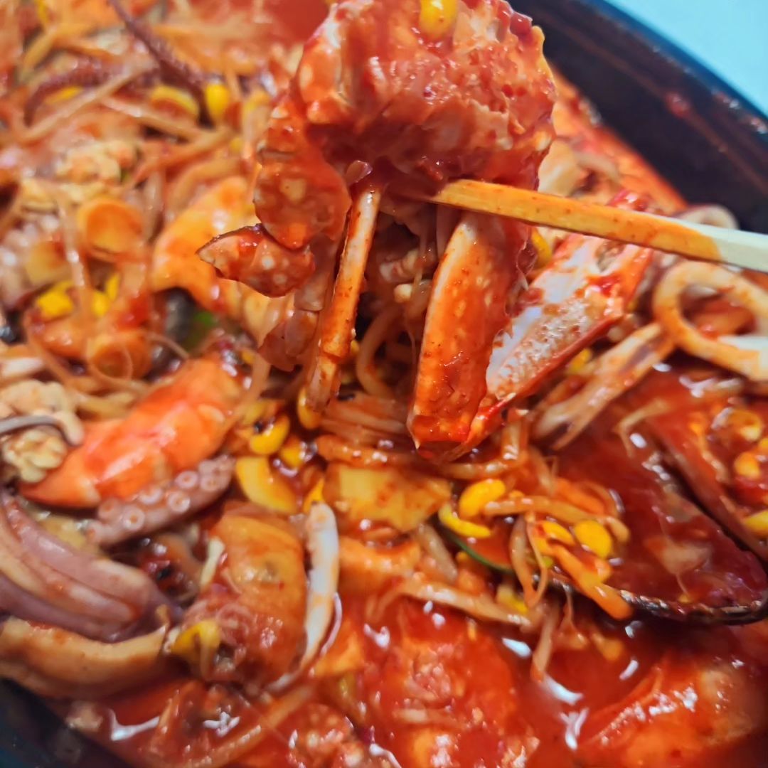 #찜만하는찜꾼#울산북구배달#울산북구배달맛집#울산북구해물찜#매콤달콤#해물찜추천#배달의민족#기버스#그로커#인스타만명만들기#오콘목달#울산호계맛집#배달맛집#저녁메뉴#내돈내산후기

#해물찜/맛 보통(신라면맵기)

솔직 후기
찜을 무지 좋아하는데 보통은 콩나물이대부분
해산물은 거의 없는데 
이집은 해산물 싱싱 맛나 딱 내스타일

담엔 콩나물 추가하는걸로.
밥은 그냥 후라이팬에 김이랑 참기름 넣고
집에서 볶아먹음 넘 맛나~~
단골될듯