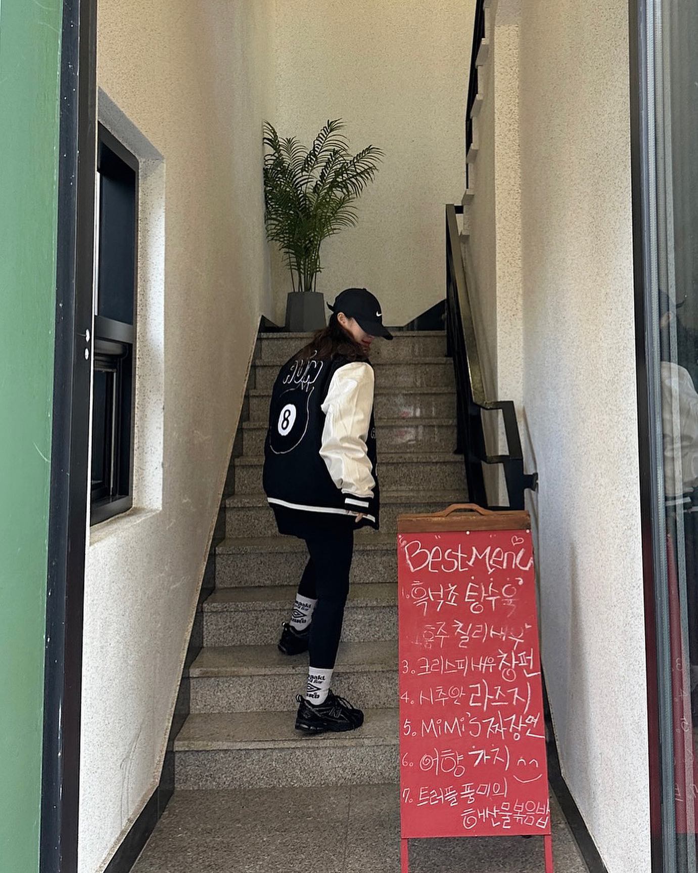 🔌 모닝 헬스 후 , 충전은 딤섬 •• 🖤🩶

전참시에서 루루가 .. 모닝 딤섬을 35판이나 먹는걸 보고 이틀동안 딤섬앓이하다가 바로 출동 .. 🔥

😶‍🌫️ 크리스피 새우 창펀 쵝오 ..나머지는 쏘쏘 .. ☠️

#비단미미 ☃️
🫧 울산 중구 신기9길 63-1 2층
11:30-21:30 / 매주 일요일 휴무