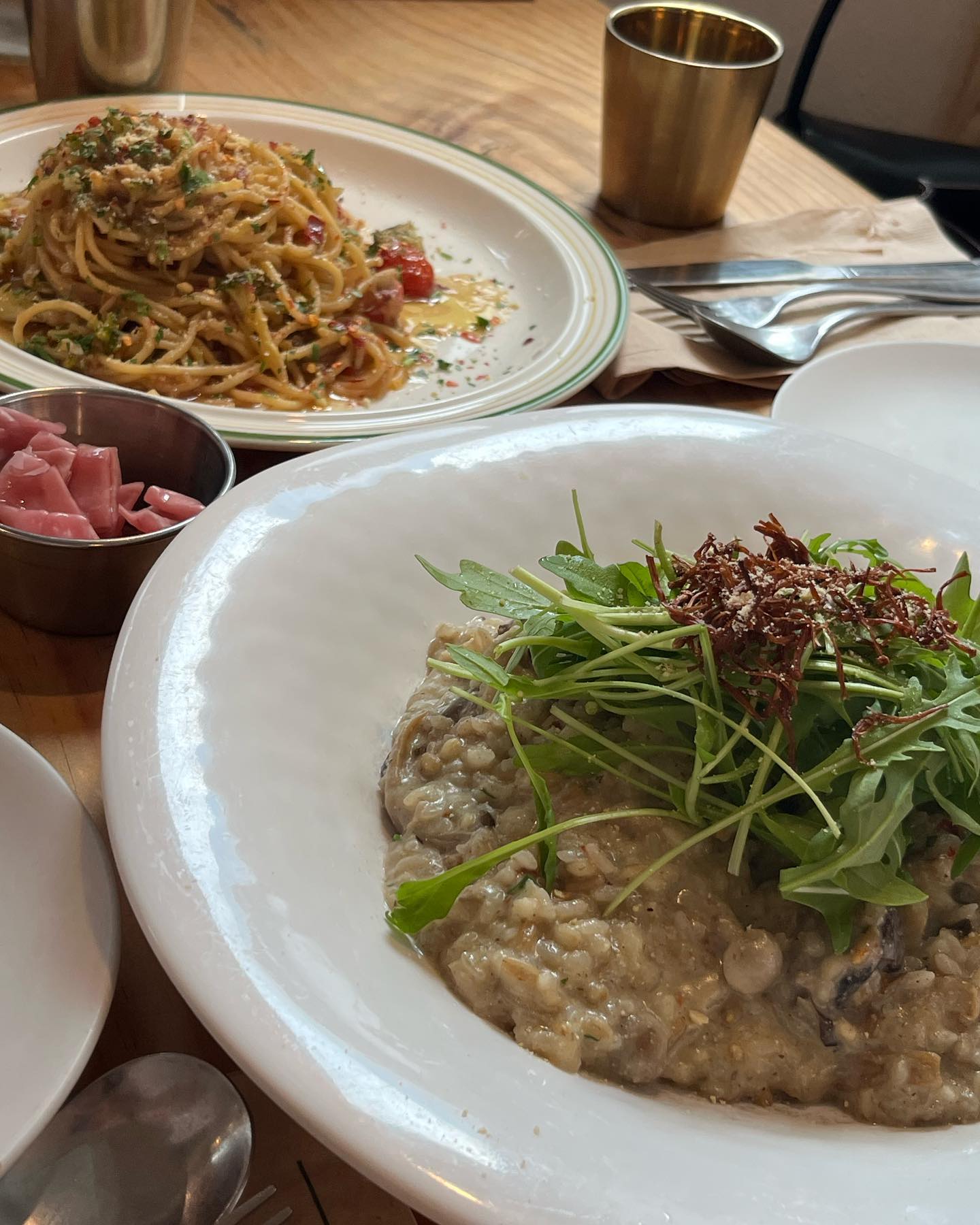 .
비건식당 가서 점심 먹고
카페가서 디저트 2개 시켜먹는
행복한 주말🇨🇴

콜롬비아 그녀들🦄
다음에 다시 만나!