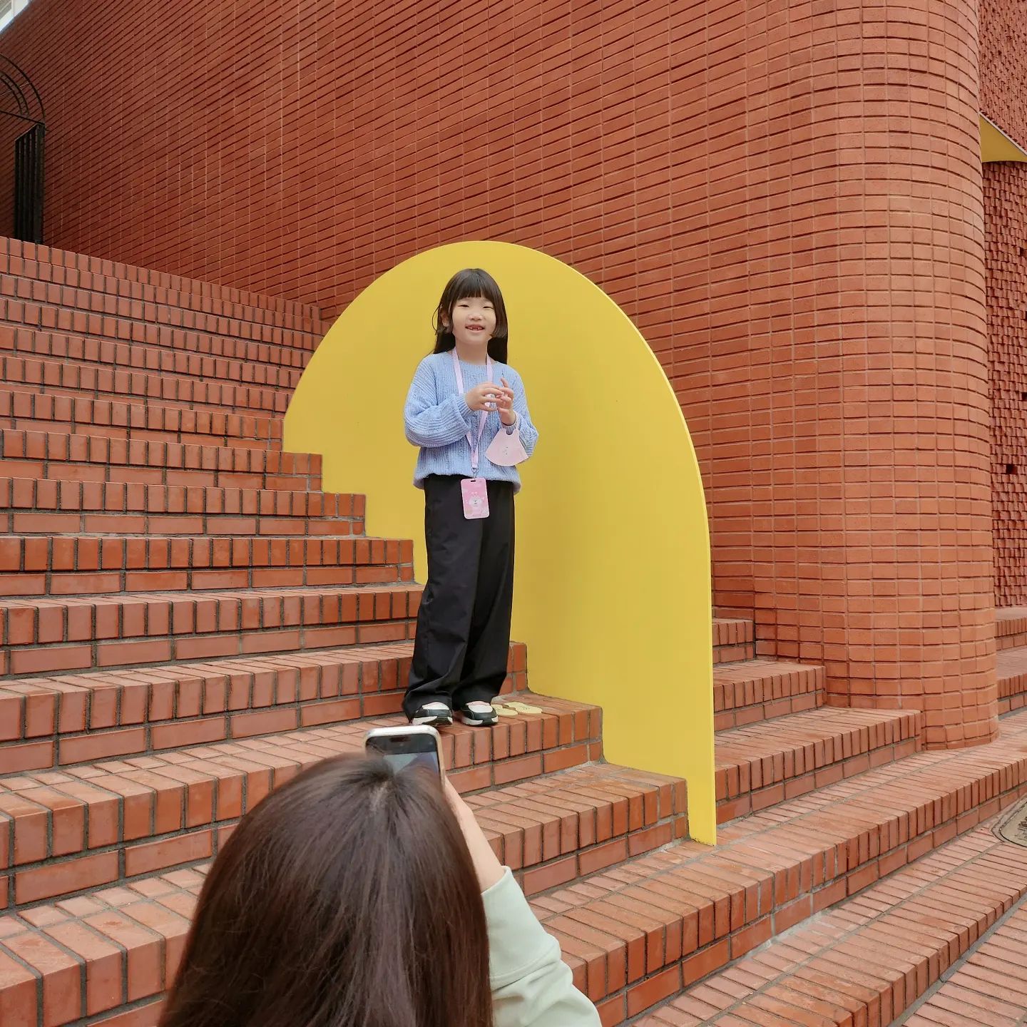 🩷

따니는 오늘 서울구경
제대로 하고왔어요!

이모들이랑 만나서
맛난것도 많이 먹구
구경도 하고!

헤어지기 아쉬워서
코엑스로 넘어가서 둘러보기👀

#더놀자 #서울구경
#롤리폴리꼬또