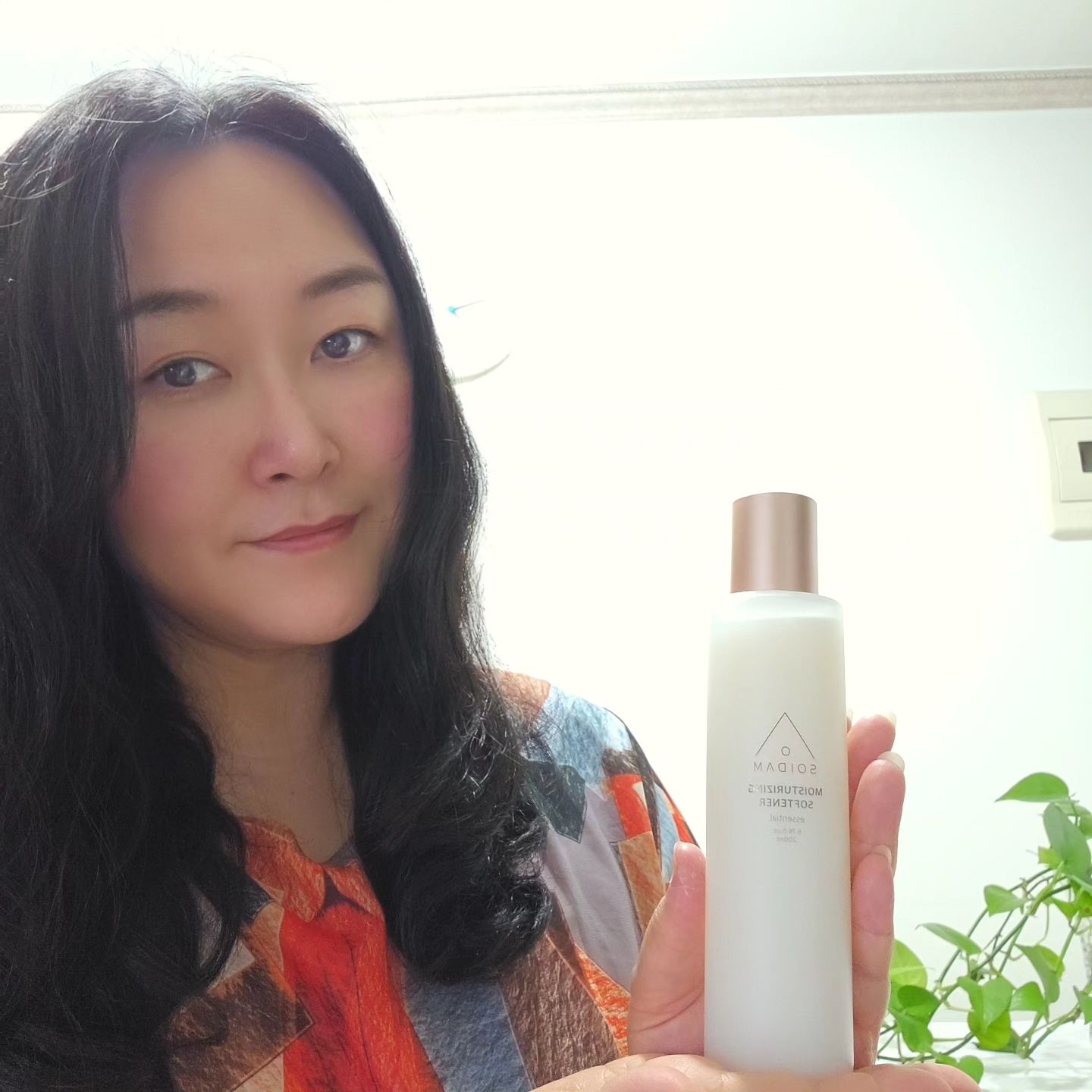 #협찬 
소이담 스킨으로 매일 수분 충천중 💧💧
오일이 함유된 스킨이라 우윳빛 텍스처가 에센스를 바른 듯 부드럽게 발린다
음~~~ 피부가 촉촉해 🤗

약산성 포뮬라로 유수분밸런스 케어를 도와 주어 건강하고 편안한  내피부 오늘도 맑음 🌞

병풀과 히알루론산 성분이 피부속까지 깊은 보습과 진정효과를 주어 피부 근본 케어를 해주니 굿굿굿 👍👍👍

🤚다섯가지 오일 콤플렉스가 리포좀화 되어 피부에 유효성분 전달이 용이하고 스킨 사용만으로도 높은 보습감을 주니 하루종일 촉촉해
앞으로 너만 쓸래😘

🤫나만 알고 싶은 내피부 지킴이 
소이담 모이스처라이징 소프너
지인🎁 선물로 재구매 예정 ~~♡

soidam_official
#약산성스킨 #병풀스킨 #히알루론산스킨 #진정보습스킨