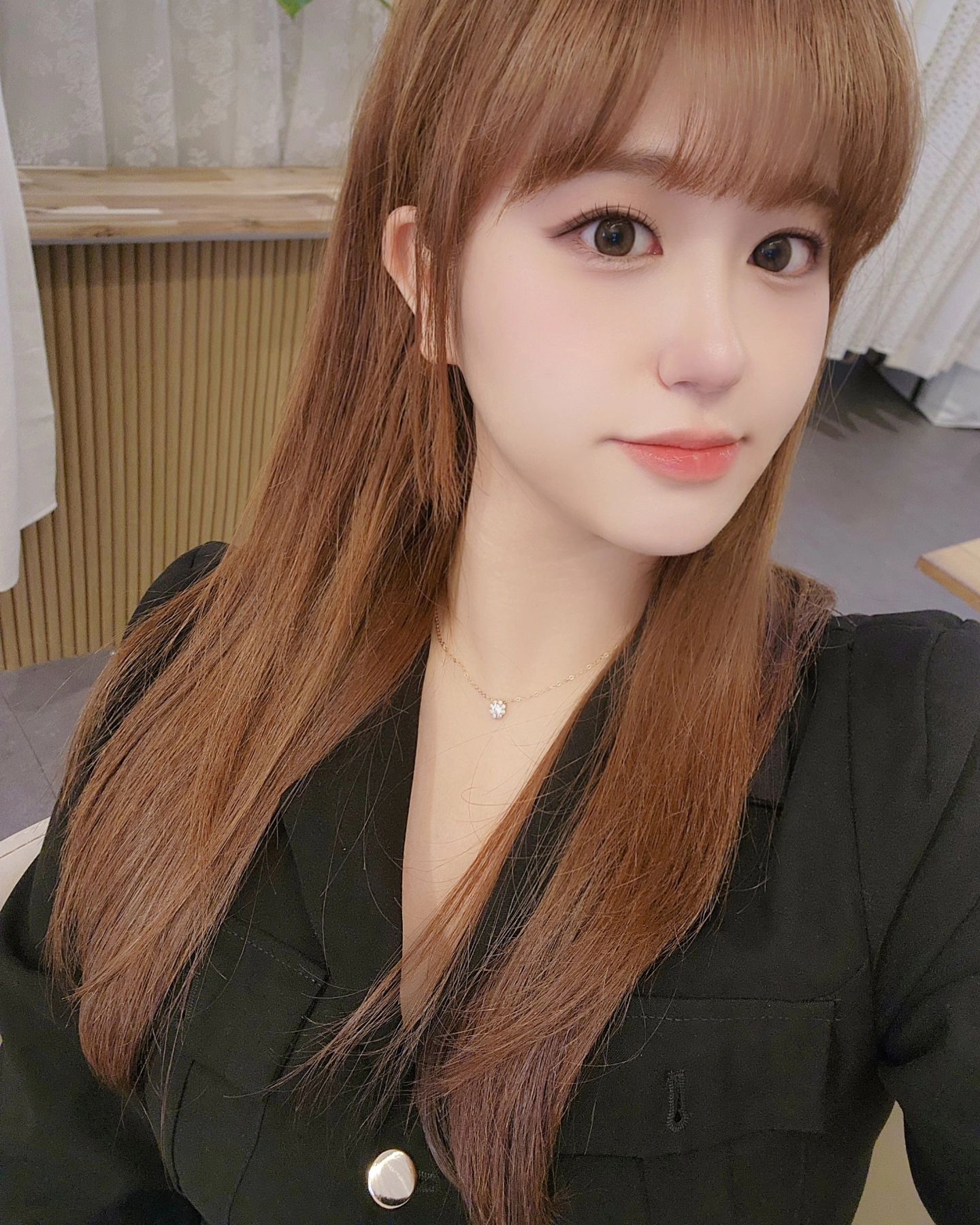 난생초음 메이크업 받아봤심 🫶
오똔데 ❗️❓️❗️