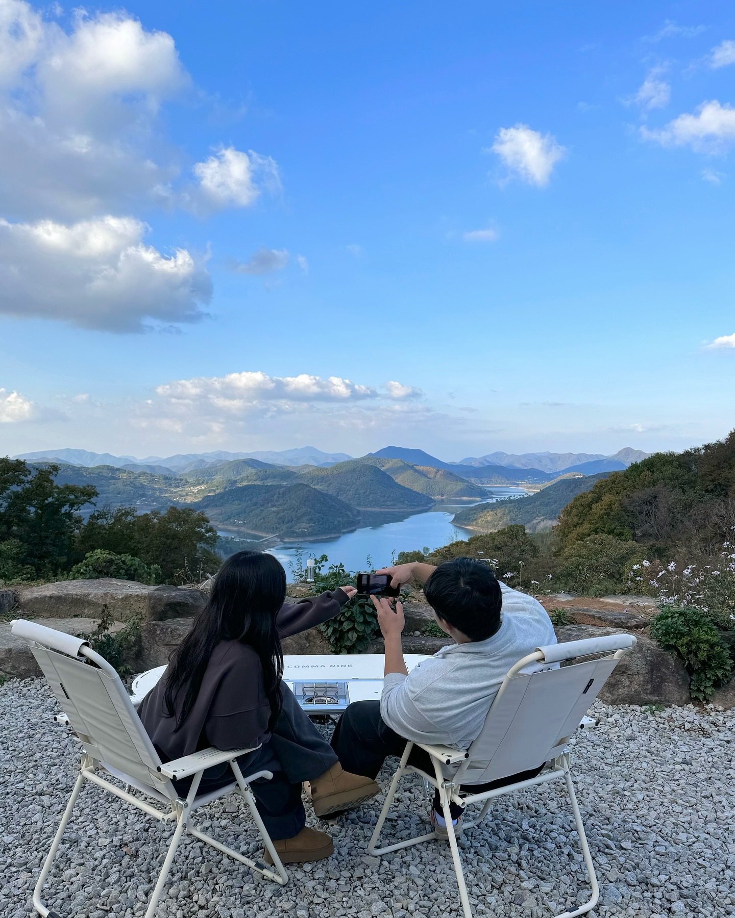캠핑장에서 받은 생일상 
직접 만든 갈비찜, 잡채와 미역국까지 맛도리🎂🫶🏻
내년에도 부탁해🙆🏻‍♀️🙆🏻‍♀️