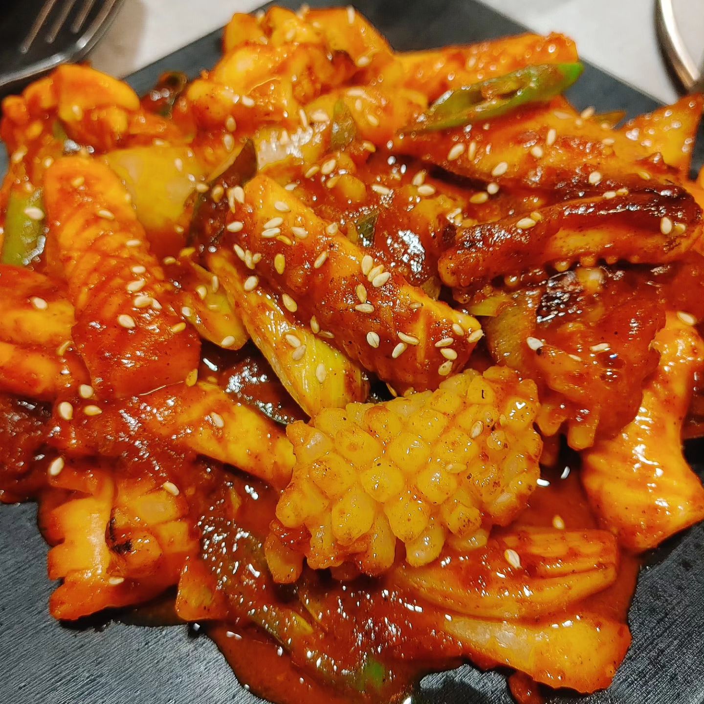 🤗 신도림 월화갈비

#문래창작촌맛집 으로 알려진 곳 :)
저도 가서 고기 많이 먹고 왔어요~~~♥
돼지갈비 달달하니 맛있고 고기 질도 짱 좋음!!!

불오징어도 사이드로 주문했는데 전 좀 매웠어요🔥
맵고 부드러운 오징어 좋아하시면 추천드려욧~
술이 술술 들어가고 볶음밥 짱맛 ㅠㅠㅠ

행복한 신도림데이트 ~ 모임장소로 추천합니다^^

#먹보얄라 #월화갈비 #신도림맛집 #문래맛집
