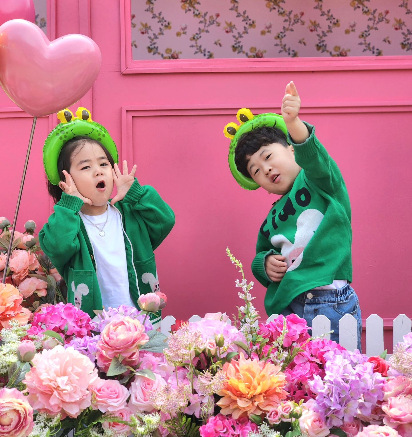 오늘의 너희👦🧒
초록초록💚
애교만점 아덜 둘 ㅋㅋㅋ

#6살 #5살
#네이처파크