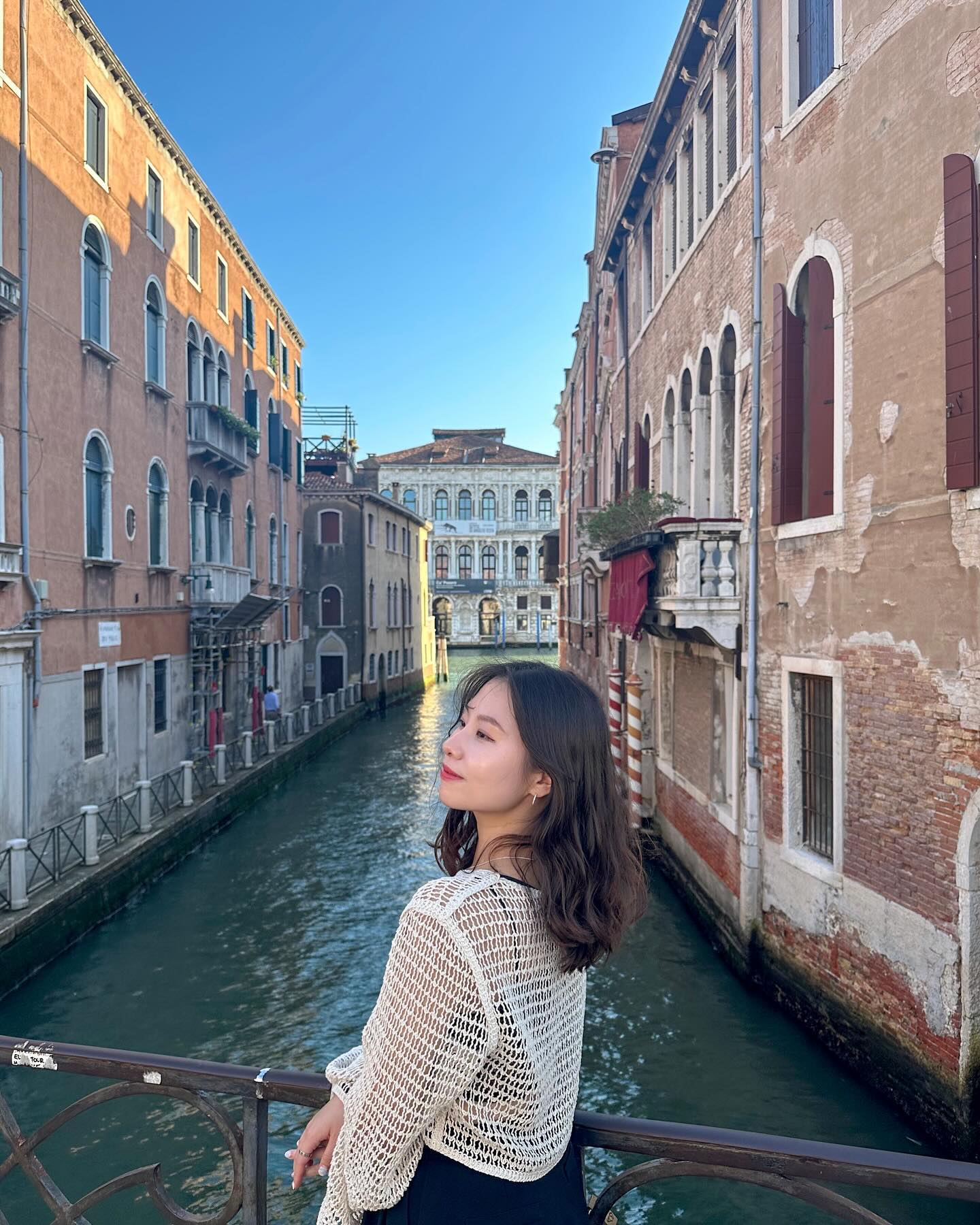 🇮🇹 베네치아 본섬

본섬은 가는 곳마다 수상버스가 다녀서
구경하는 재미도 있고 ,, 너무 예뻤다 !