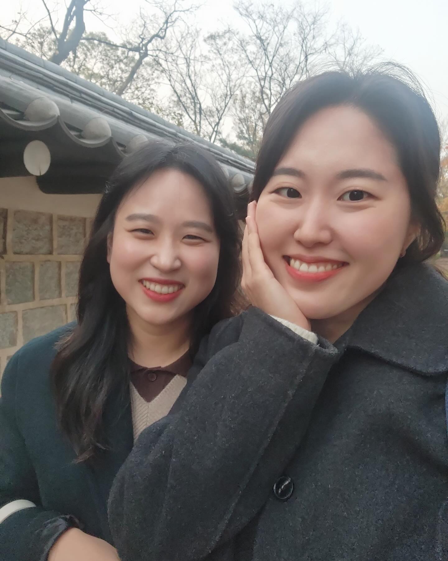 자유부인해서 신난 #엄마지분

만나서 시간 가는줄 모르고 웃고 떠드느냐 맨날 사진 못 찍는데 오늘은 그래도 건질 사진이 있어서 다행ㅋㅋㅋ

애기들이랑 같이 다닐때도 좋지만 혼자 다닐때도 너무너무 좋네요…ㅋㅋㅋ😎

다음달에 또 약속 잡았는데 sky1150928 괜찮겠니???🤩

.
.
.
#서울나들이 #덕수궁돌담길 #커피먹고밥먹고아이스크림먹고 #자유부인 #또만나자❤️