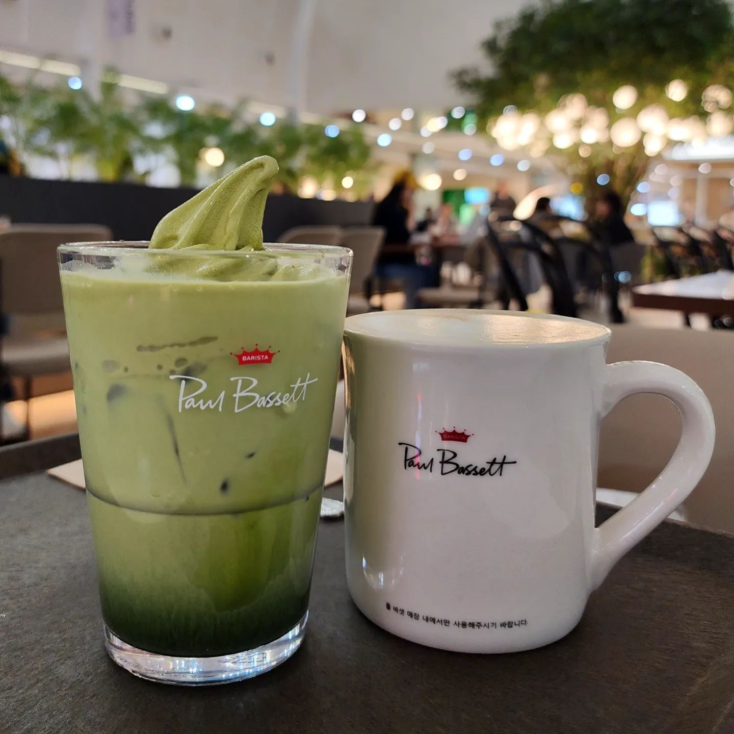 청량리역 #폴바셋

말차 맛이 찐하게 느껴져서
넘 맛있었던 제주말차 아이스크림라떼🍃

🧾카페라떼 ₩5,700
제주말차아이스크림라떼 ₩7,500

📍서울 동대문구 왕산로 214 청량리역 3층