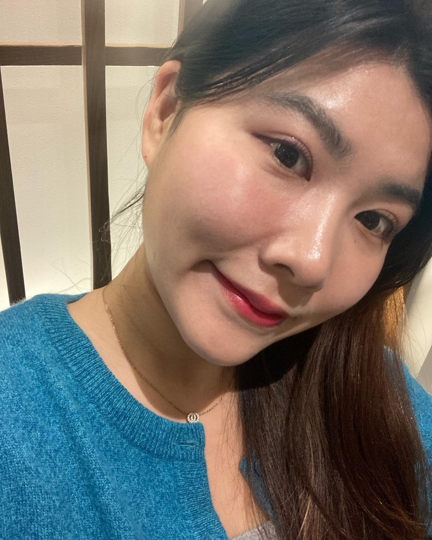 #협찬 

달바 화이트 트러플 올인원 더블 크림

#효리크림 으로 유명한 이 제품…

요새 피부 유수분 밸런스도 엉망이고 화자할때 피부 표현 너무 마음에 안들어서 고민이었는데 고민 타파 해주는 제품… 💗

피부 보습광채크림이랑 영양탄력크림이 같이 들어있어서 4D존 케어가 가능하고 보습이랑 영양, 피부 컨디션 따라서 채워줄 수 있어서 굉장히 만족스러워요…💗

특허받은 탄성 리포좀 기술 때문인지 피부 속 깊이 스며드는 느낌이 강하더라고요! 
완전 촉촉… 피부 쫀쫀한 게 화장할때도 더 잘 먹는 느낌이고 은은한 광채도 나와서 최고입니다…👍🏻👍🏻👍🏻🥹💗

애정하는 달바 세럼의 화이트트러플, 비건단백질 13종 성분이 그대로 들어가 있어요 

#달바올인원더블크림 #달바올인원크림 #달바더블크림 #달바반반크림 #달바크림 #비건크림 #크림 #수분크림 #보습크림
#수분크림추천 #크림추천 #영양크림 #화이트트러플 #항산화크림