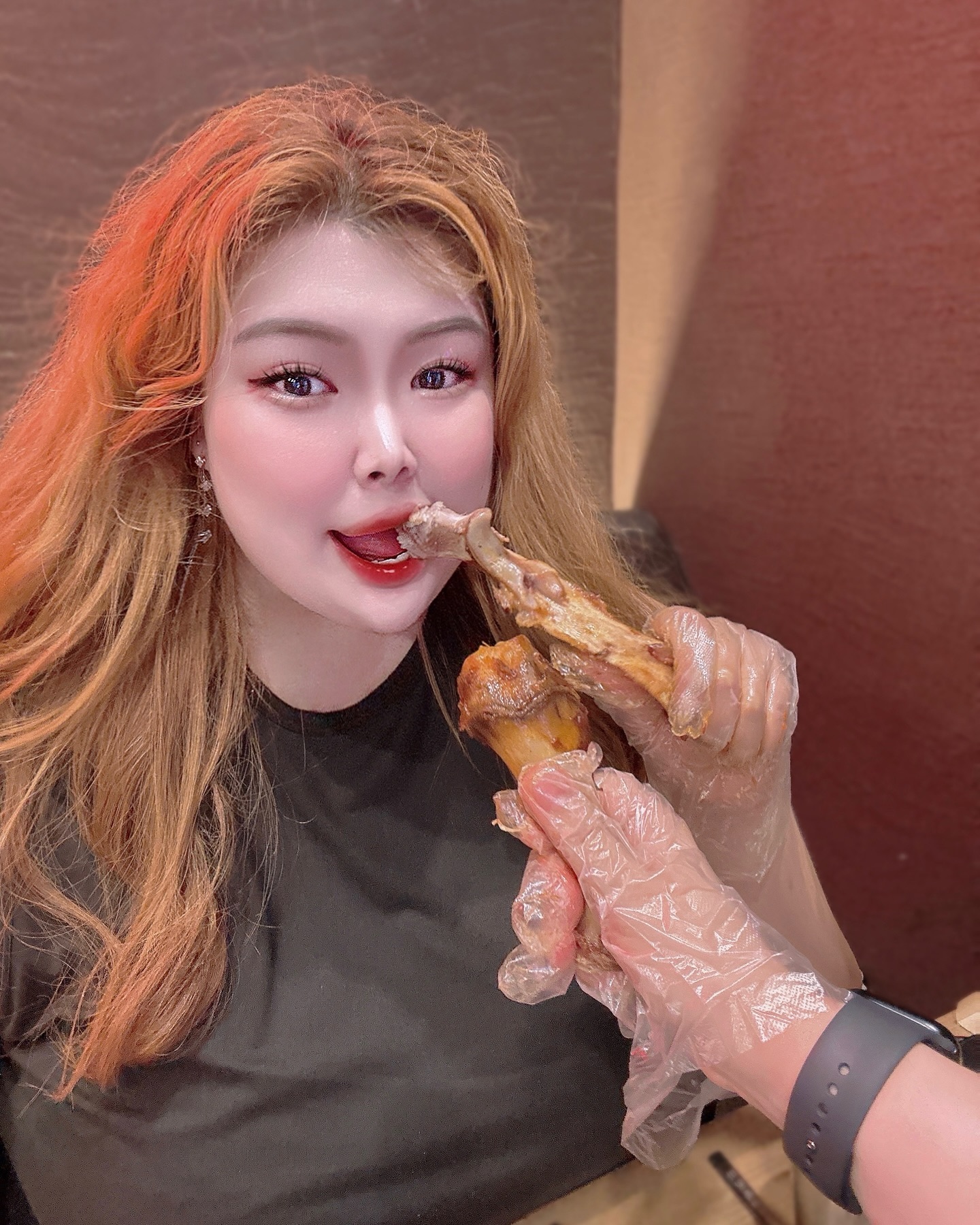 #협찬
.
.
.
여러분 이번에 #마왕족발 에서 달빛유자막걸리와 마왕통구이를 콜라보한 걸 아시나요 ❓

고흥산 유자로 빚은 프리미엄 유자막걸리와 매콤한 마왕통구이 소스의 환상적인 조합으로 여심을 저격한 찰떡 조합이라고 하는데요~ 고흥산 유자를 사용하여 달콤하고 상큼한 유자 향과 맛이 특징인 달빛유자막걸리와 매콤한 소스가 특징인 마왕족발의 인기 통구이 메뉴를 콜라보 했답니다 😊

저는 마왕족발에 처음 방문해 봤지만 족발의 정석인 느낌이 들었어요. 안에 당면이 있는 것도 신기했고 소스가 진짜 특히 너무 맛있었어요! 족발에 있던 생양파를 소스에 적셔 먹으니 그냥 맛있다는 말밖에 안 나오더라고요. 

⭐ 달빛유자막걸리 출시 기념 이벤트
ㄴ 달빛마왕세트 주문 시 달빛유자막걸리 1병 추가 제공
ㄴ 매장당 100병 한정, 총 27개 지점에서 진행
- 이벤트 기간: 2024년 6월 18일부터 소진시

제가 주문한 메뉴는 달빛마왕세트 중 [마왕통구이 중 + 달빛유자막걸리 1병(750ml)], 막국수 소, 파인애플 샤베트 입니다 🔥

📍경기도 안산시 상록구 샘골로 164 (상록빌딩) 
📍매일 00:00 - 24:00 (연중무휴)

#안산맛집 #본오동맛집 #안산맛집추천 #상록수역맛집 #안산족발 #족발맛집 #족발스타그램 #음식사진 #먹방스타그램 #먹스타맞팔 #셀스타그램 #followers #ootd #오늘의코디 #오늘의집 #패션피플 #코디모음 #맛집추천 #패션쇼 #촬영문의 #dm #선팔하면맞팔 #맛집추천 #인친환영 #맞팔선팔 #첫줄안녕 #드레스투어 #꽃선물 #헬스타그램
