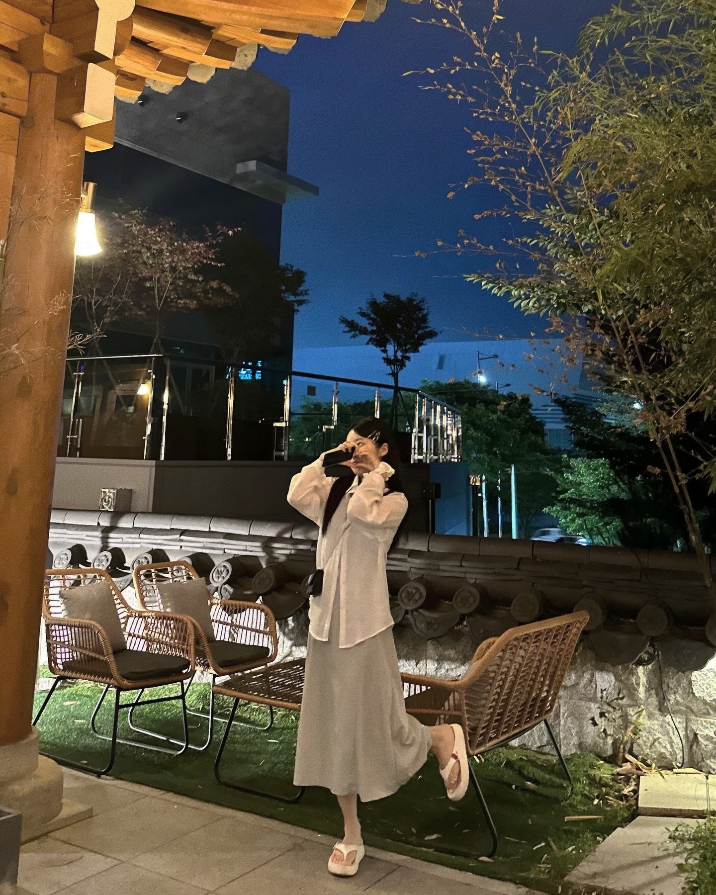 밤산책하기 넘 좋은 날씨였는데, 산책 못 해서 아쉬웠당
내가 좋아하는 계절 열심히 즐겨야지 🫶🏻
