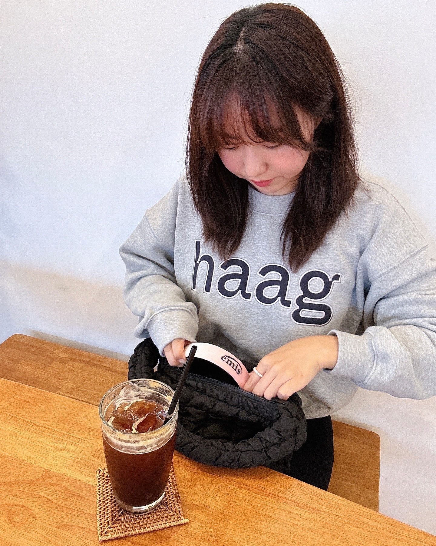 🩶 20분 반짝 집 앞 카페 옴🩶
바쁘다 현대사회😁

이제 본가갈 준비, 짐 언제 싸나여....

#haag #가을코디 #가을맨투맨 
#헤이그 #이천카페