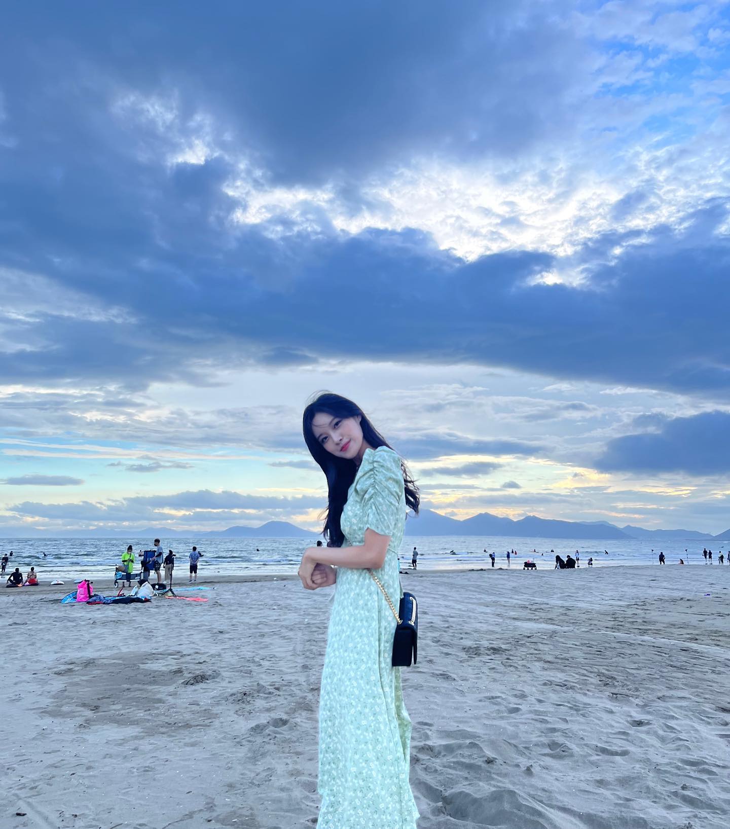 부산 또 가고 시퍼 (다소곳 ver.)

#like4likes #likeforlikes #likeforfollow #likeforfollowback #follow4followback #followforfollowback #selfie #daily #instadaily #셀카 #셀스타그램 #일상 #소통 #데일리 #좋반 #좋아요 #좋아요반사 #팔로우 #선팔 #광고 #맞팔 #해수욕장 #강남 #ootd #모델 #전주 #릴스 #예쁜카페 #model #부산