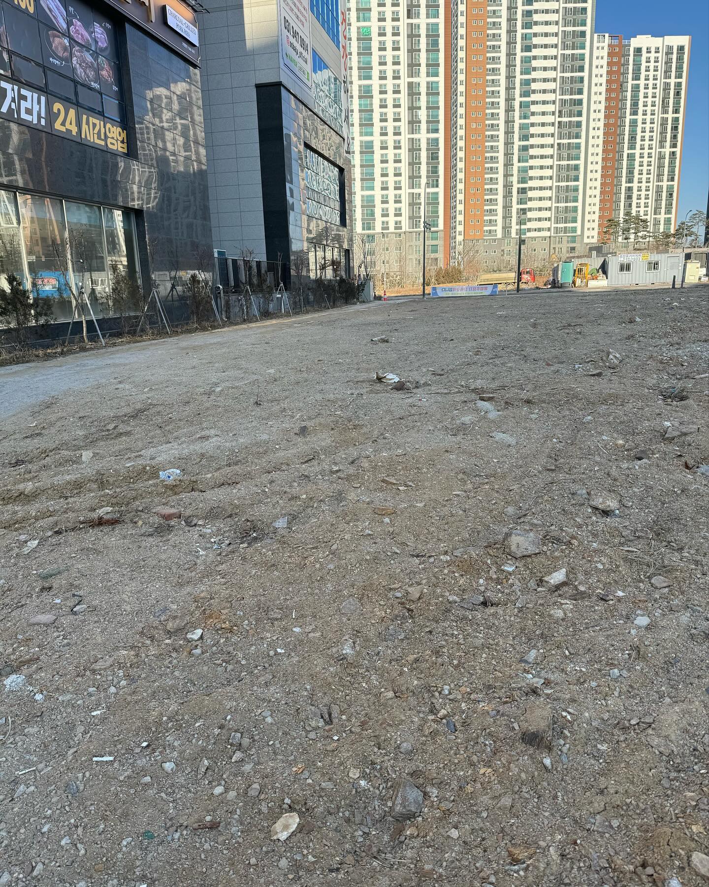 눈이 안 좋은 나는 야옹 소리를 내며 다가갔고, 가까이 갔을때 그제서야 쓰레기라는걸 깨닳았다…

렌즈를 껴야지 원;;;;;;;;

#유머짤 #웃긴짤 #고양이 #우리집고양이 그 아이들로 만족해 소현아…